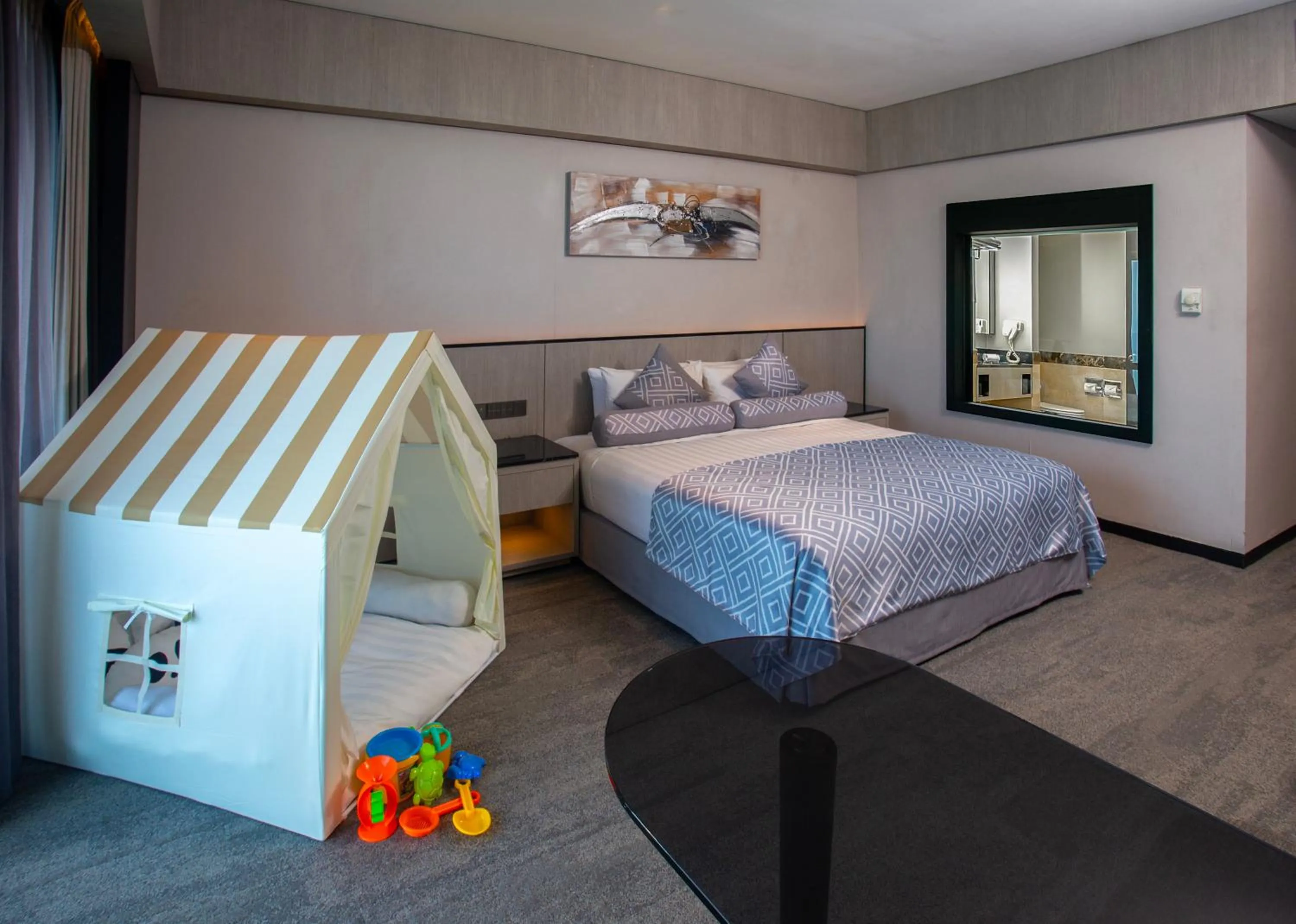 Bedroom, Bed in The Pacific Sutera Hotel