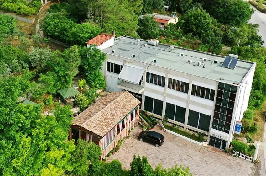 "Frogs House" Hotel & Restorant Slow Food