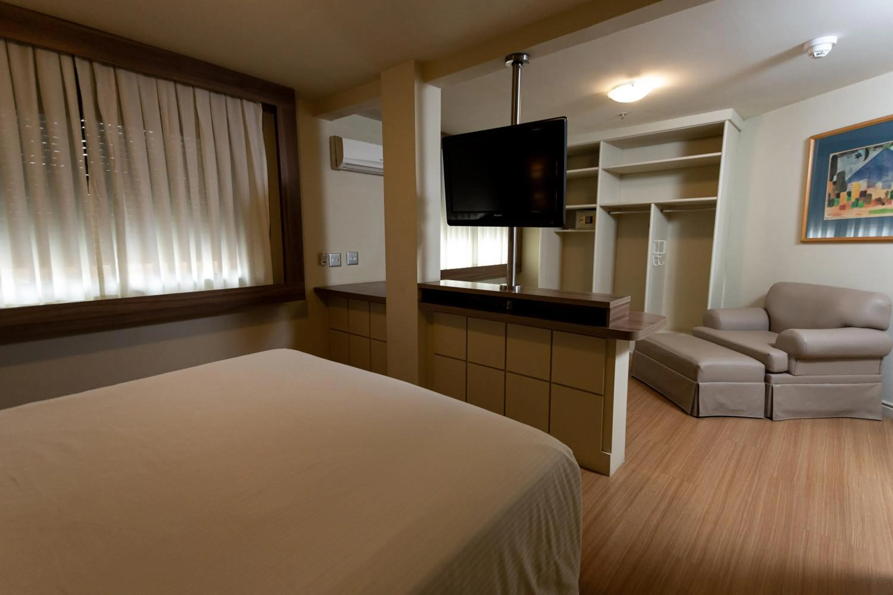 Bedroom, Bed in Master Porto Alegre Hotel - Av Carlos Gomes, Próximo ao Consulado Americano