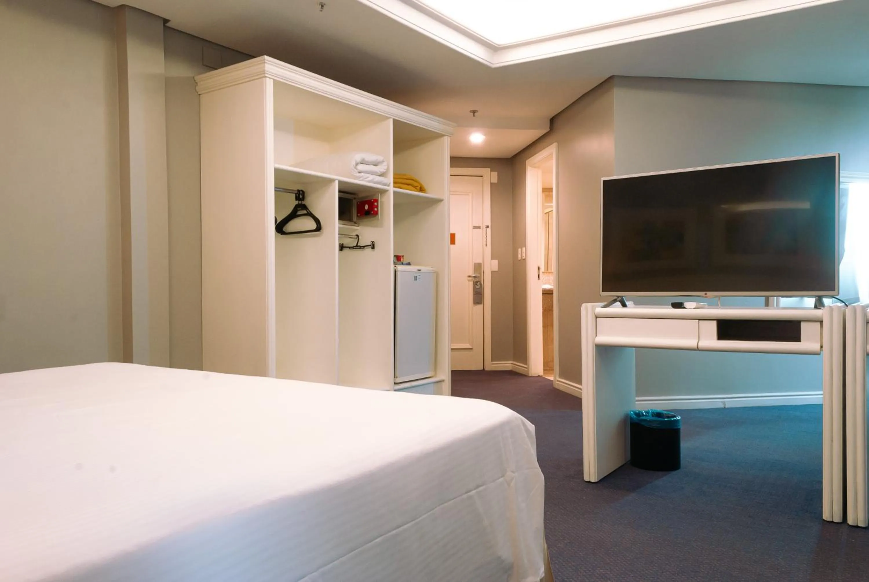 Bedroom, Bed in Master Porto Alegre Hotel - Av Carlos Gomes, Próximo ao Consulado Americano