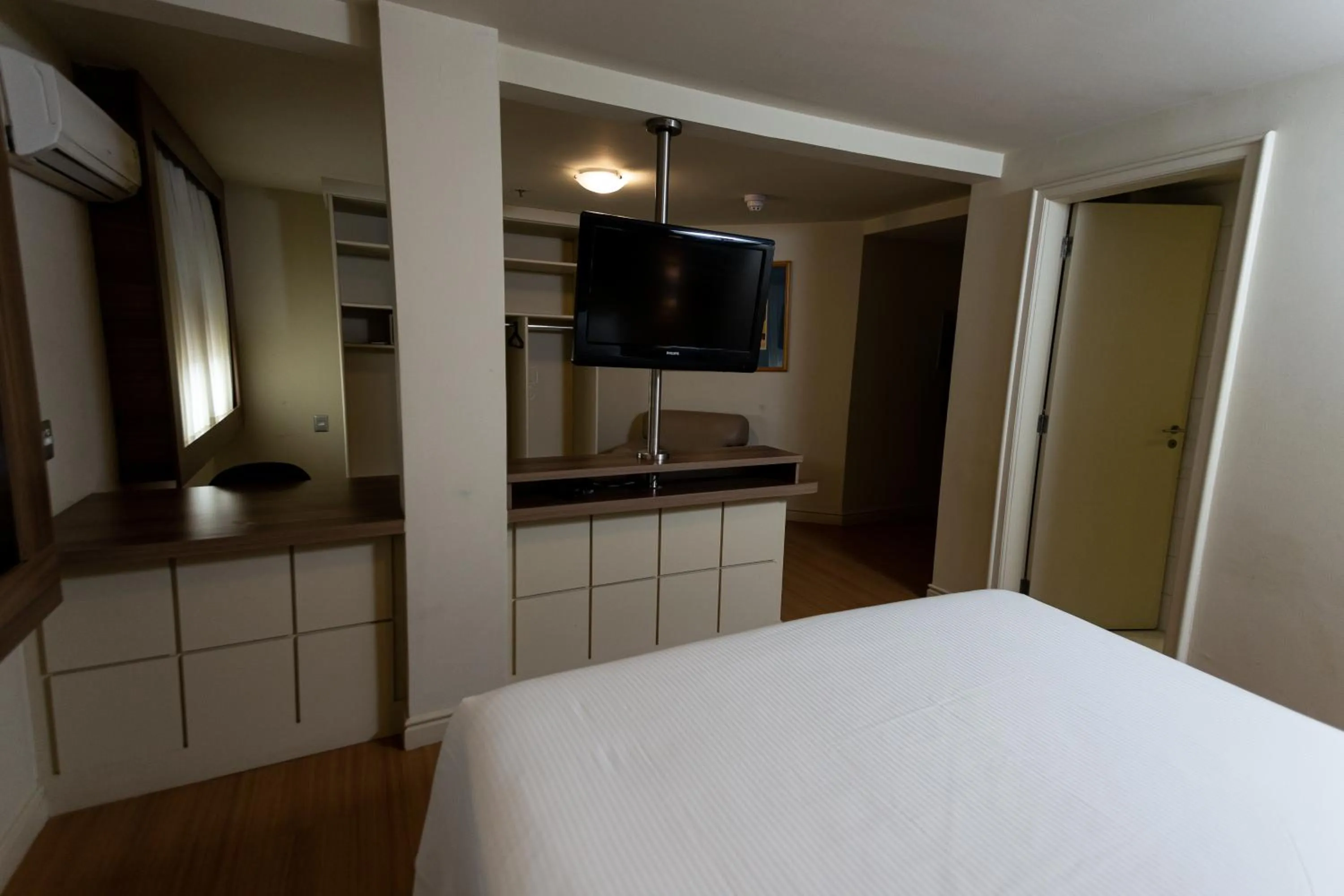 Bedroom, Bed in Master Porto Alegre Hotel - Av Carlos Gomes, Próximo ao Consulado Americano