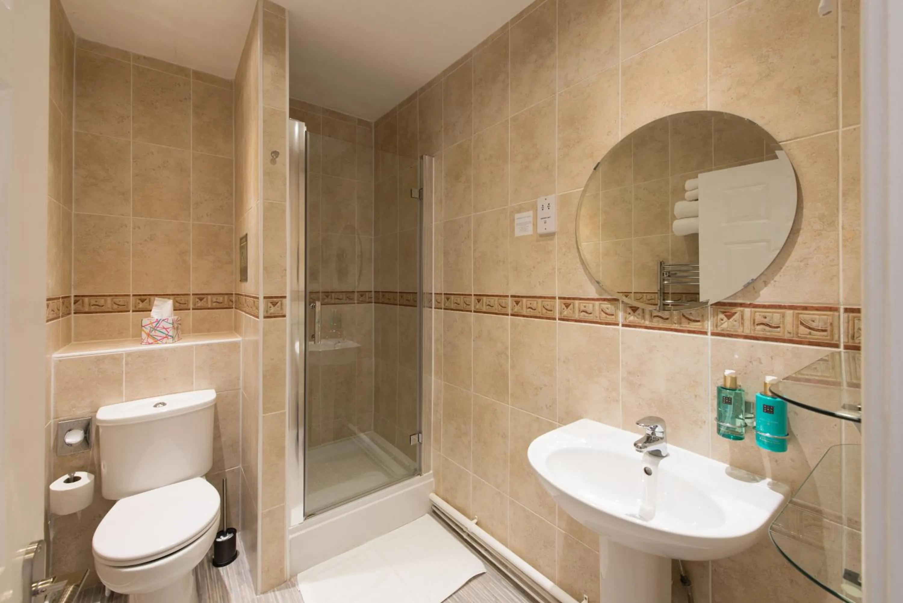 Bathroom in Tudor Lodge