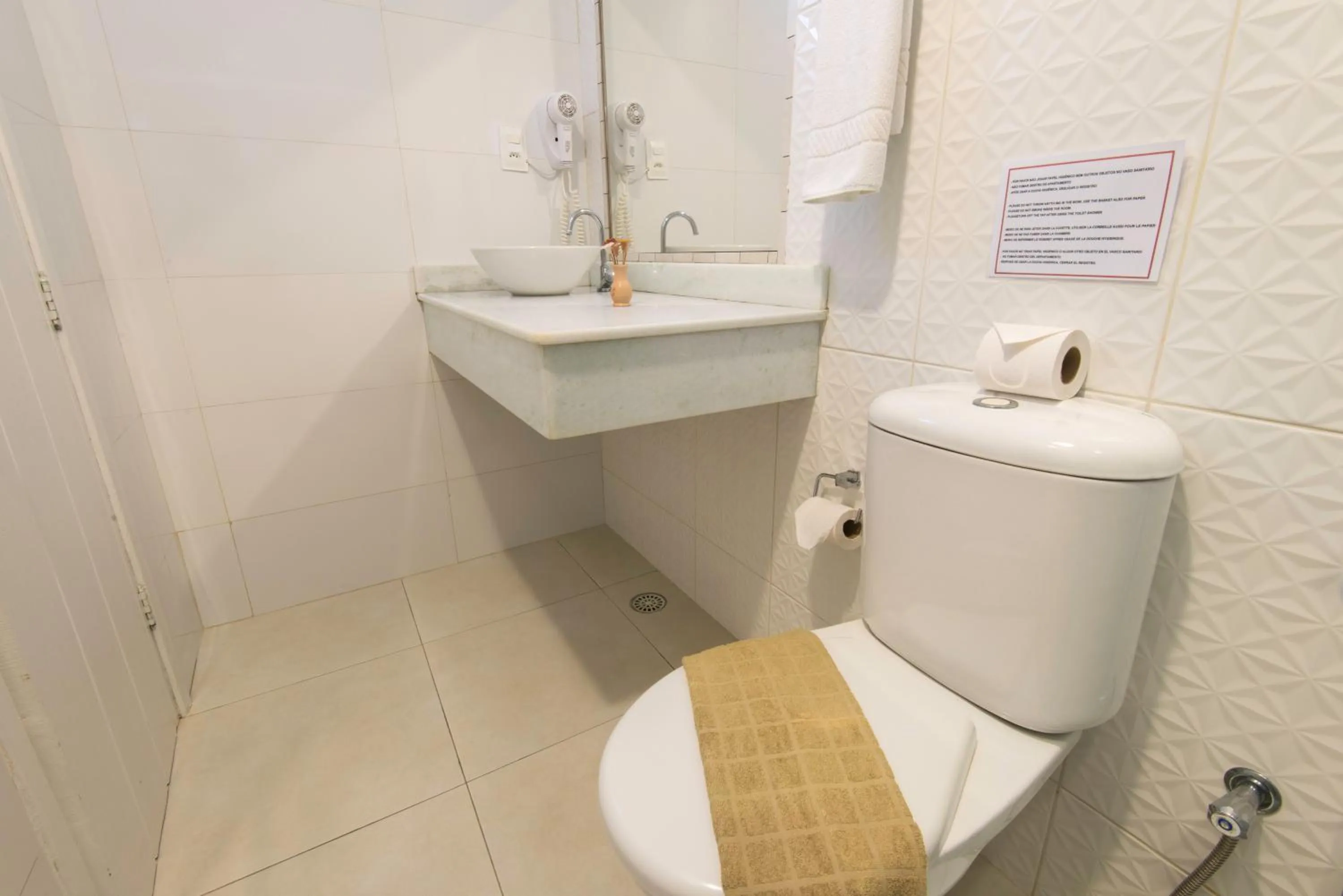 Bathroom in Pousada Ilha da Saudade