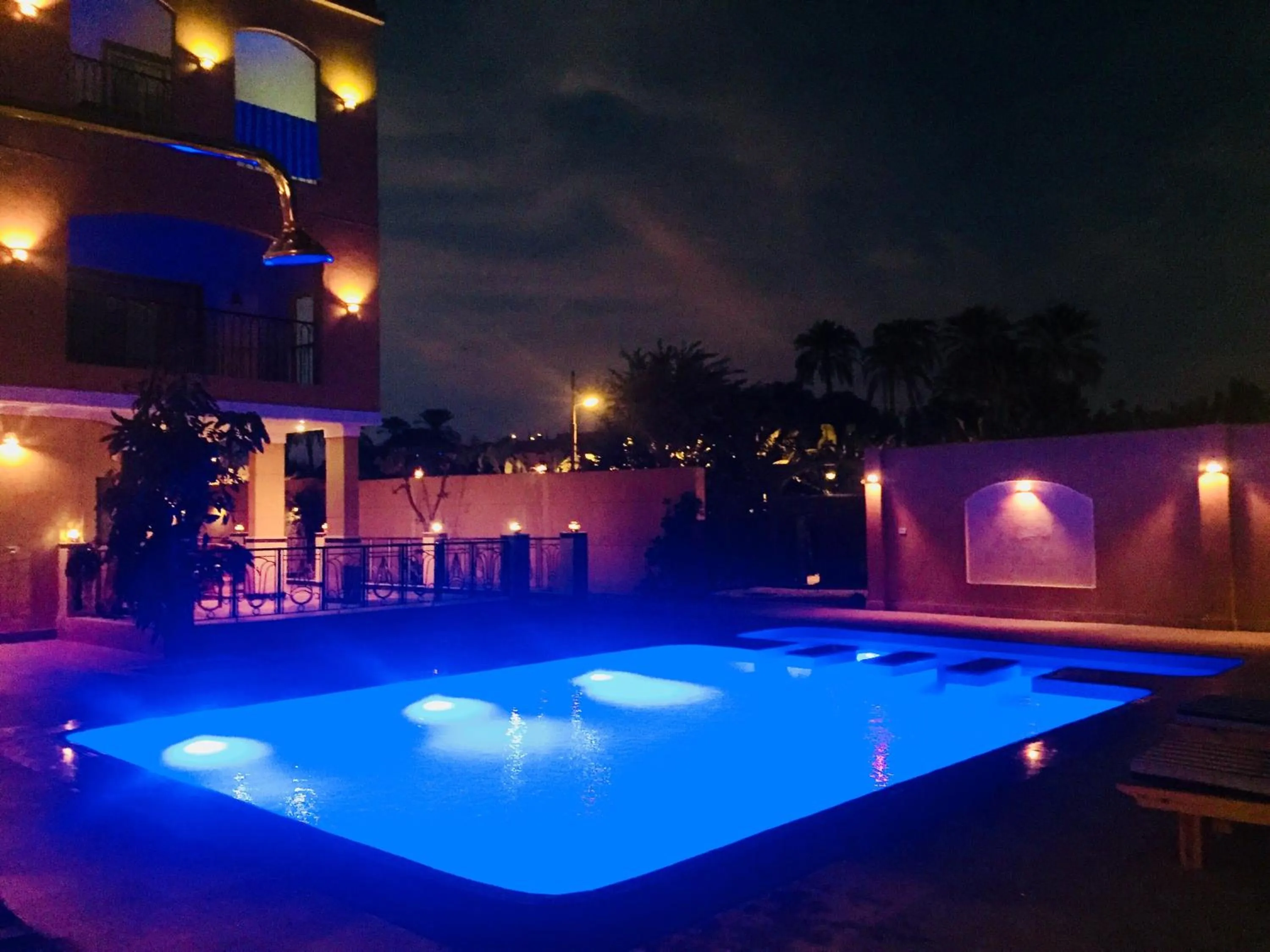Pool view in Jewel Howard Carter Hotel