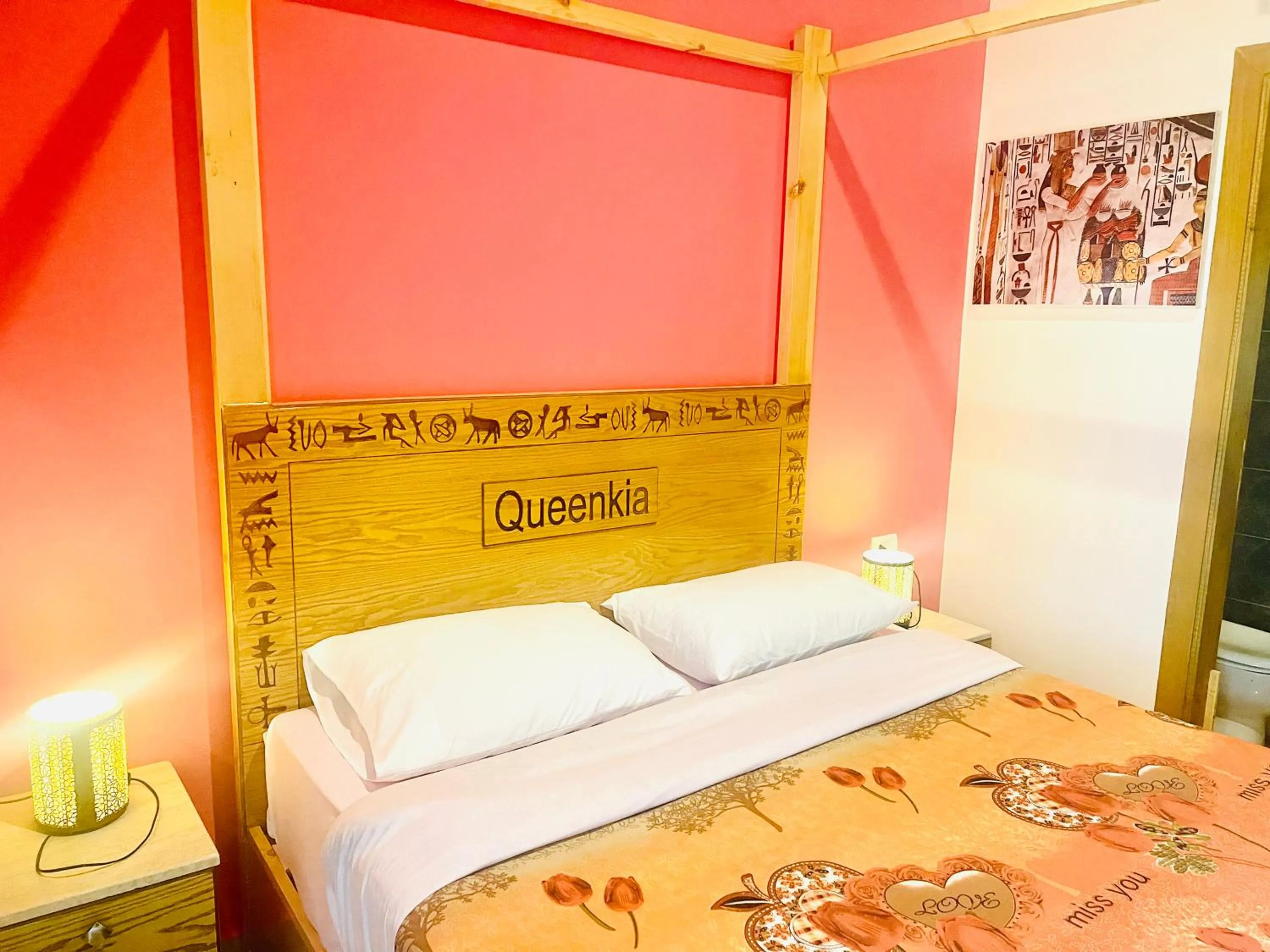 Bed in Jewel Howard Carter Hotel