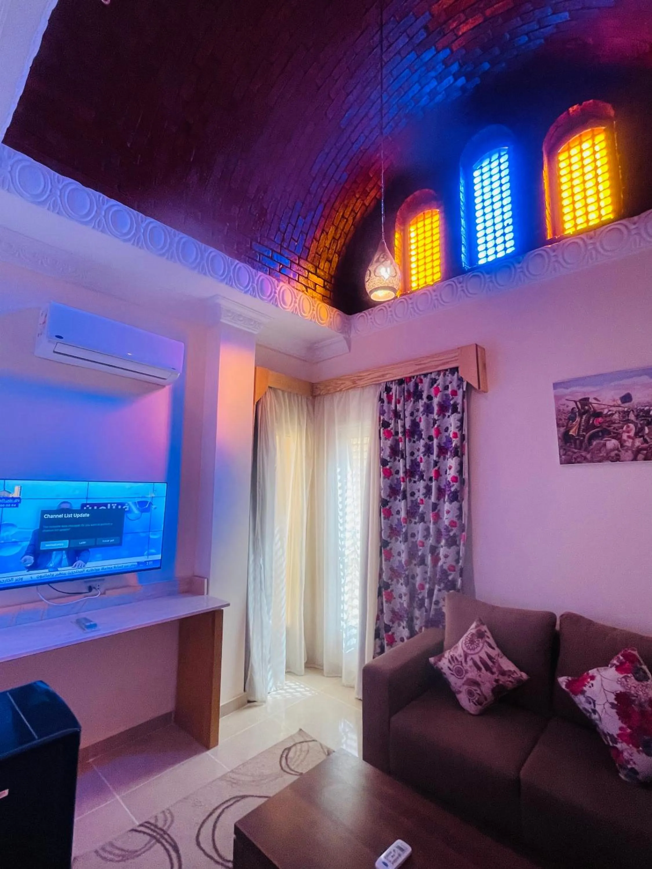 Living room in Jewel Howard Carter Hotel