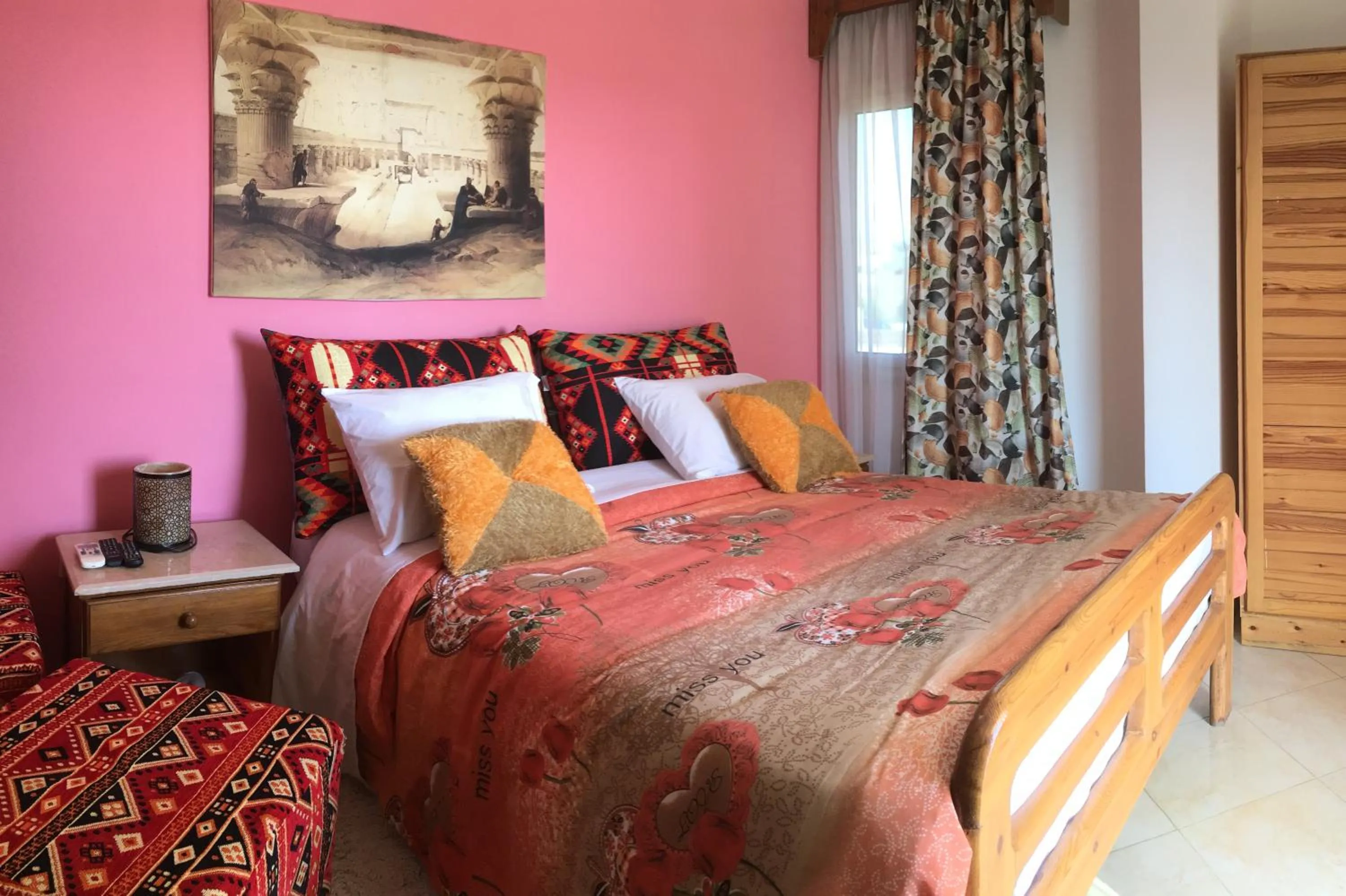 Bedroom, Bed in Jewel Howard Carter Hotel