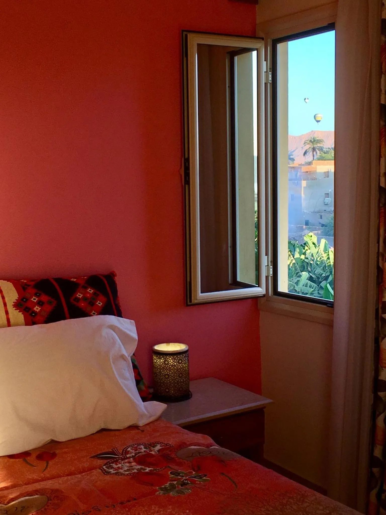 Bedroom, Bed in Jewel Howard Carter Hotel