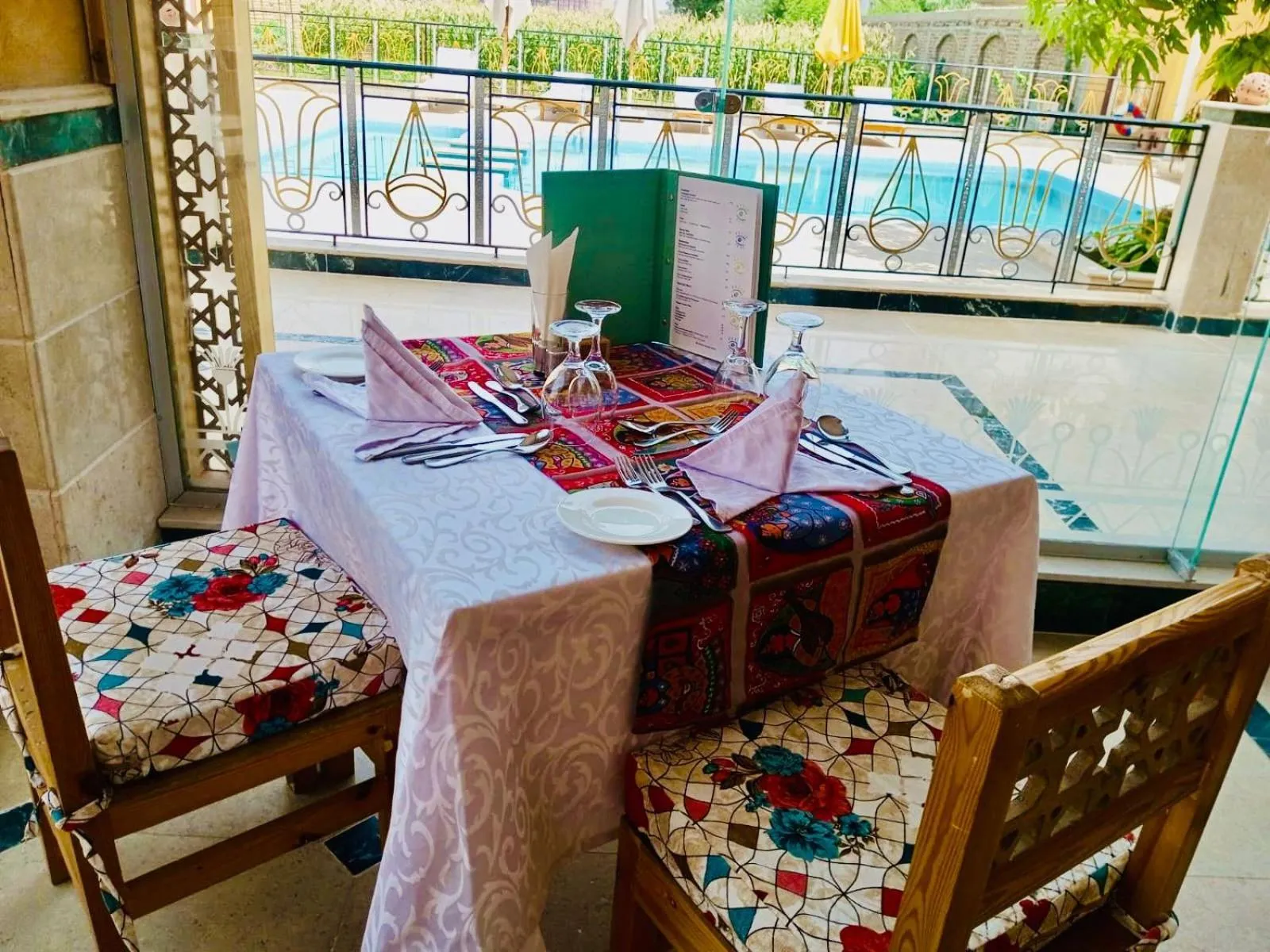 Restaurant/places to eat in Jewel Howard Carter Hotel