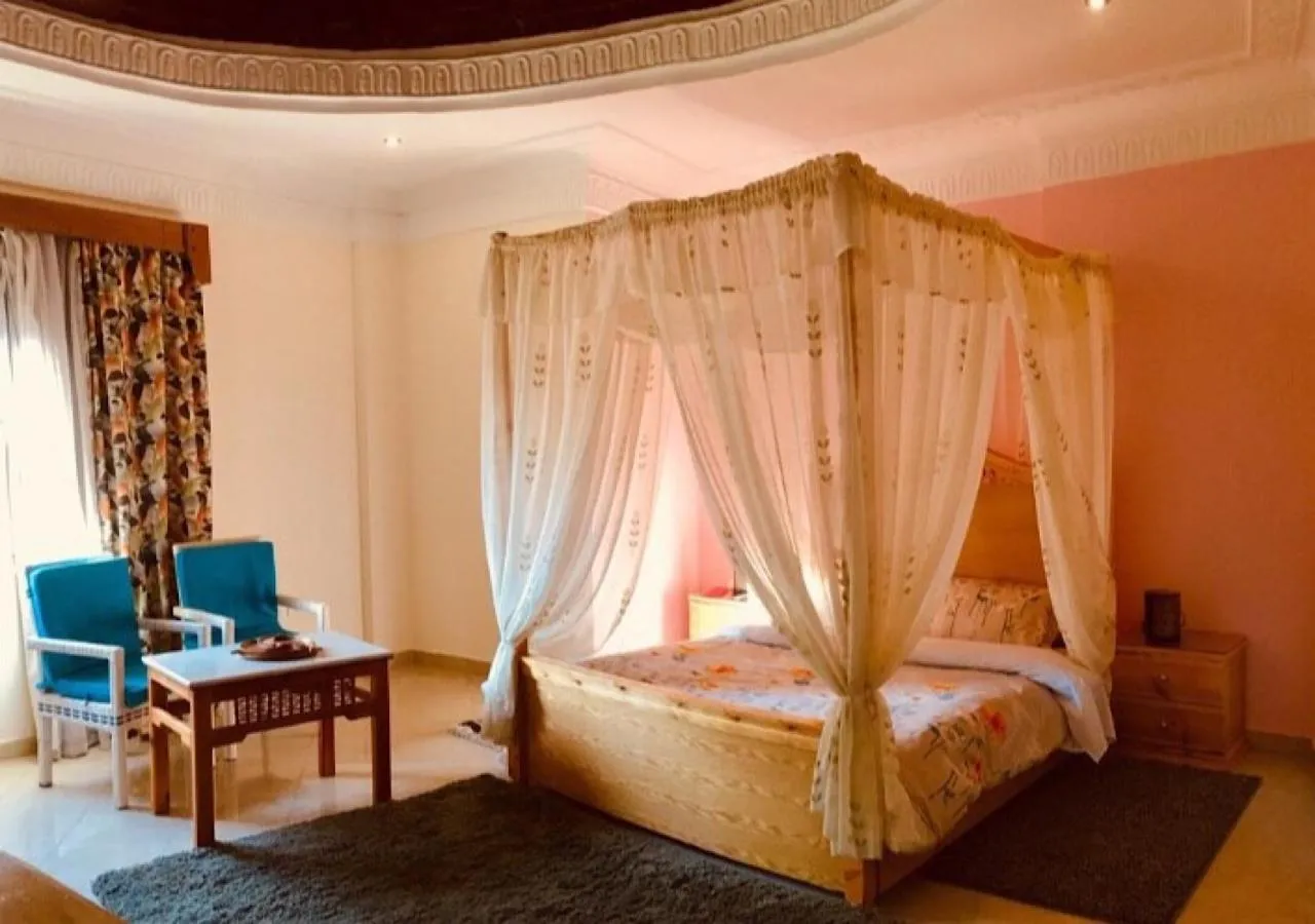 Bed in Jewel Howard Carter Hotel