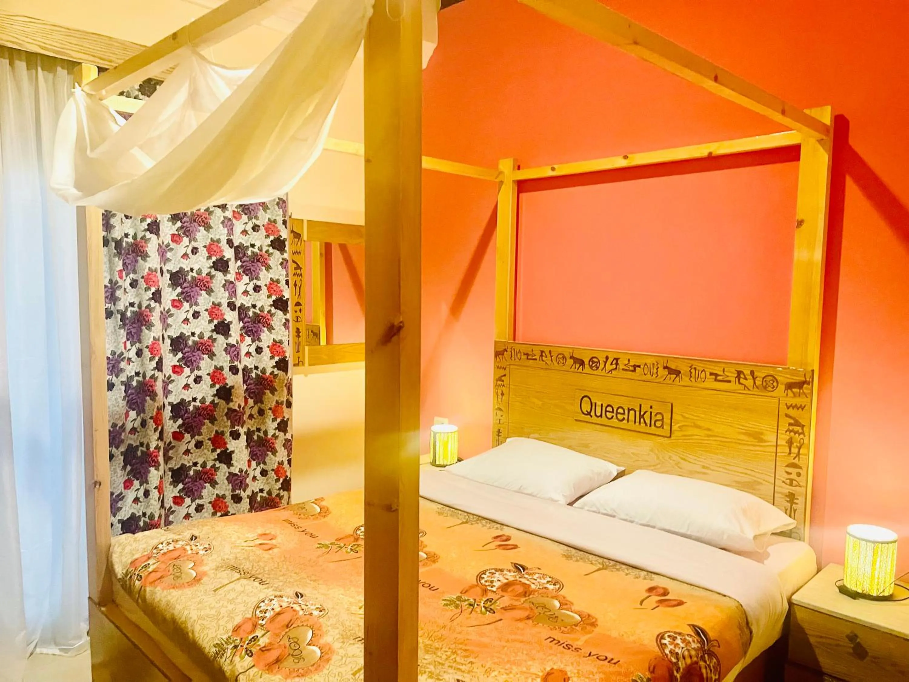 Bed in Jewel Howard Carter Hotel