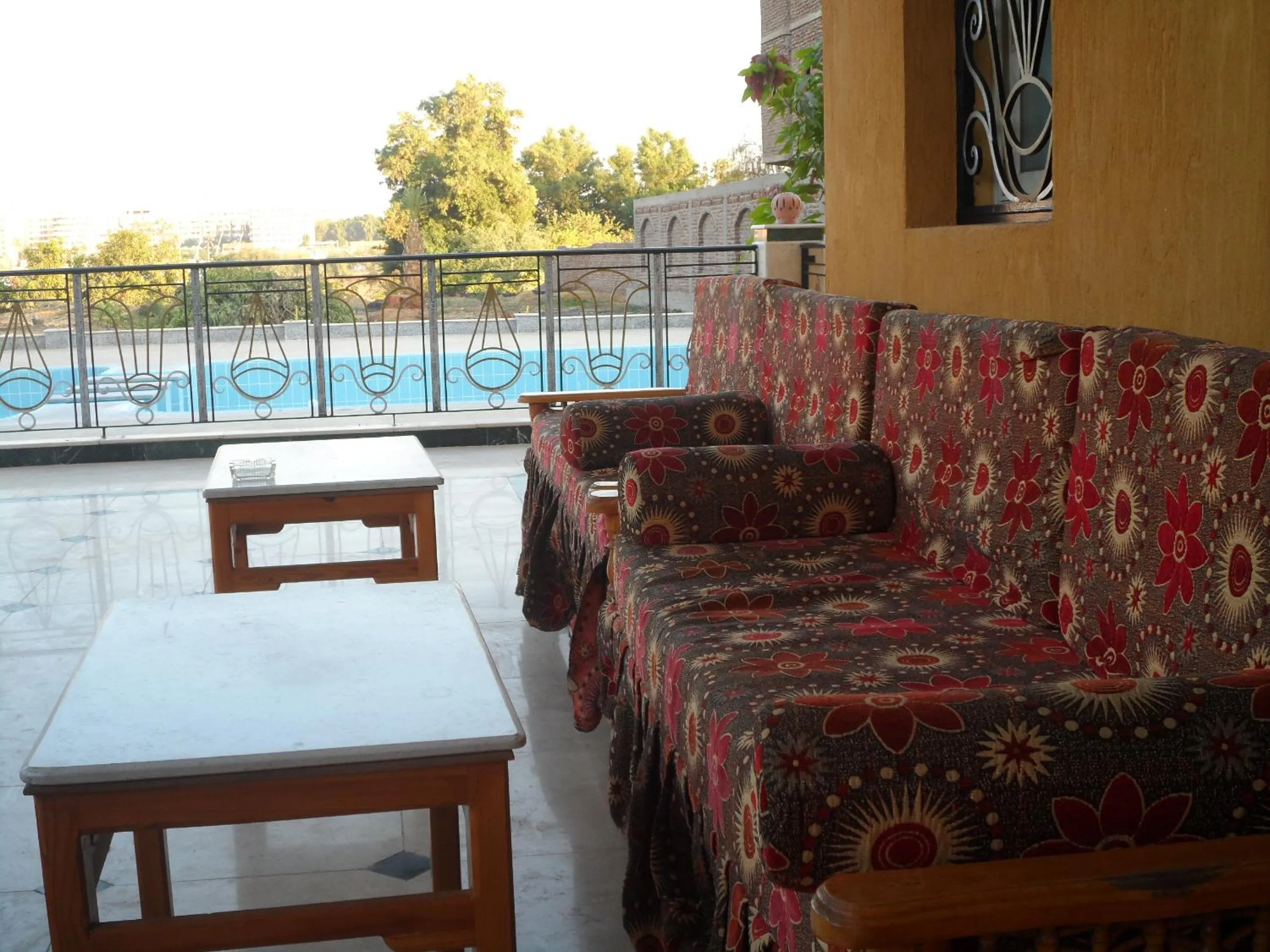 Food and drinks in Jewel Howard Carter Hotel