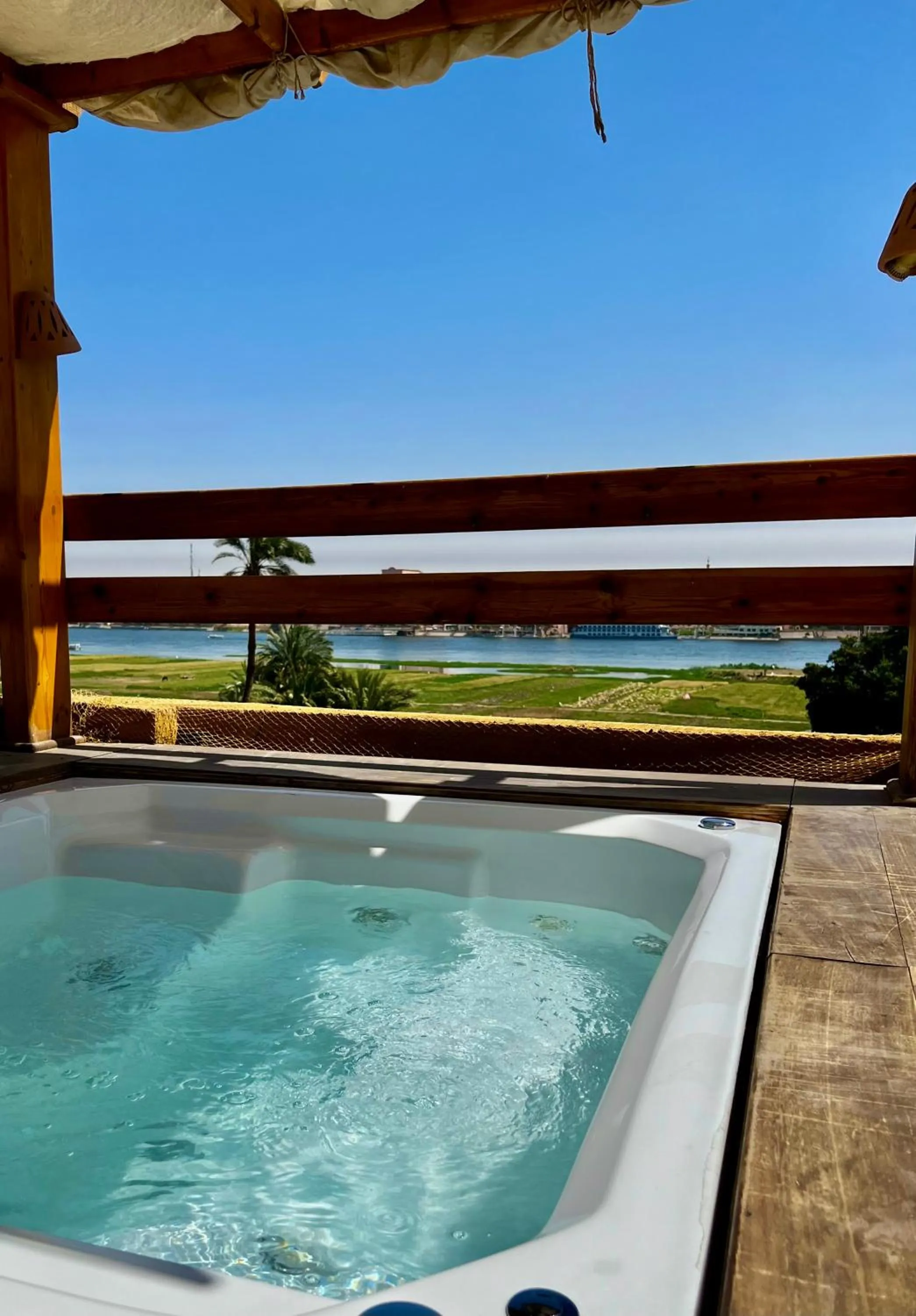 Day in Jewel Howard Carter Hotel