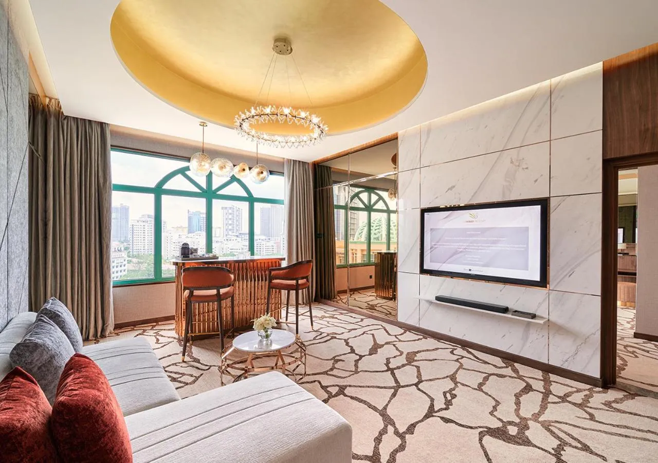 Living room, Bed in Sunway Resort Hotel