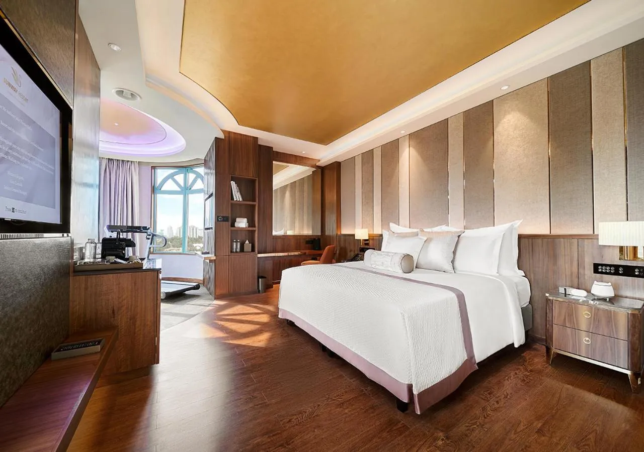 Bed in Sunway Resort Hotel