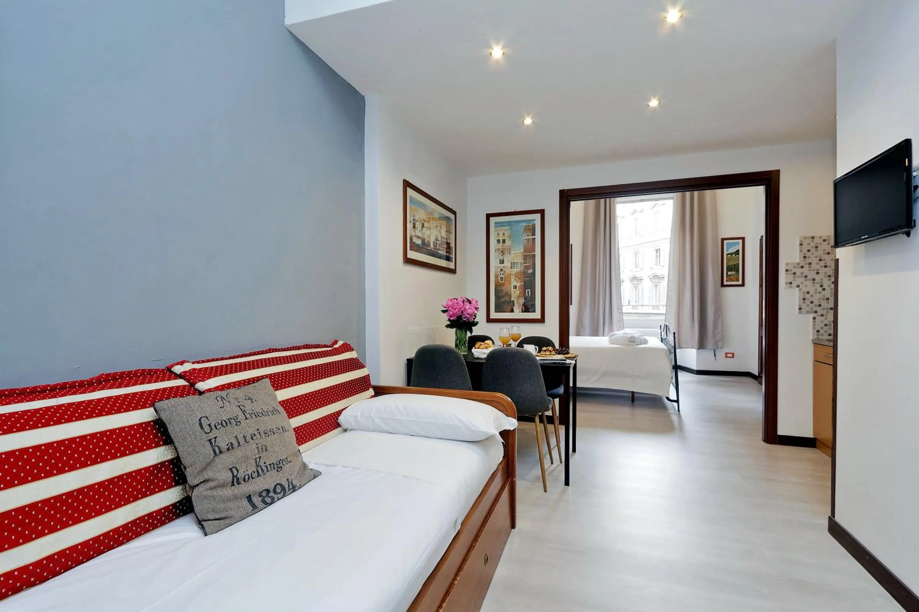 Living room, Bed in 4BNB - Cavour Square Apartment