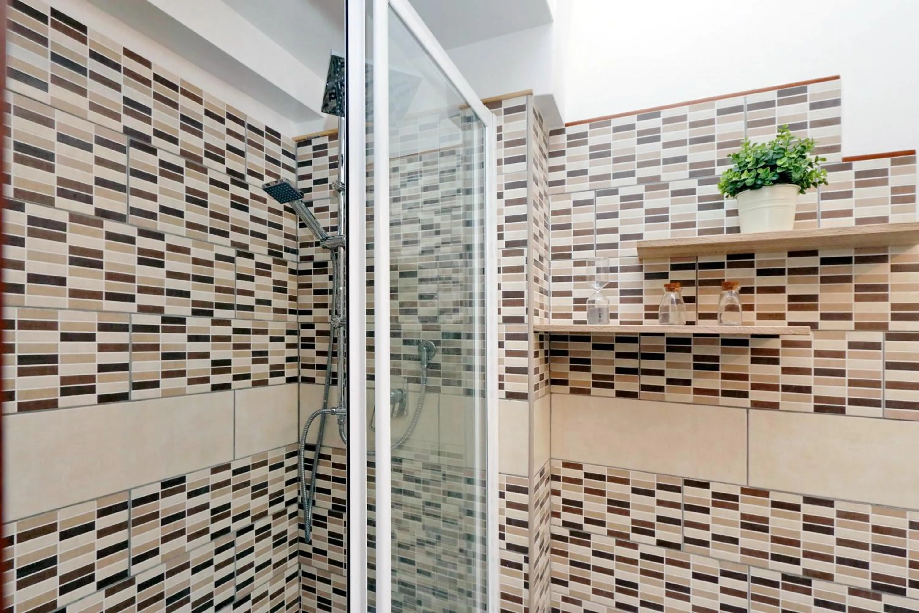 Shower in 4BNB - Cavour Square Apartment