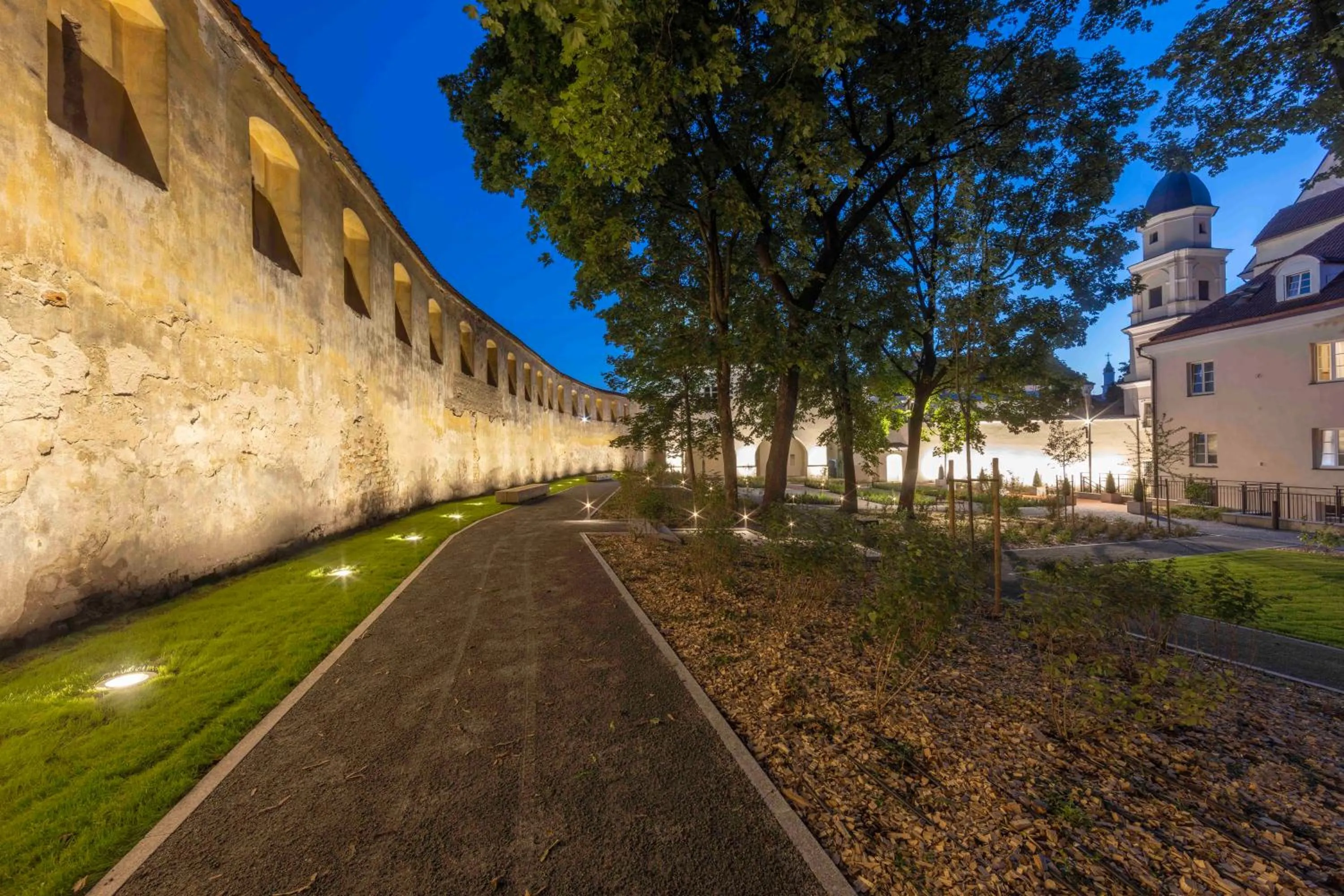 Property building in Domus Maria