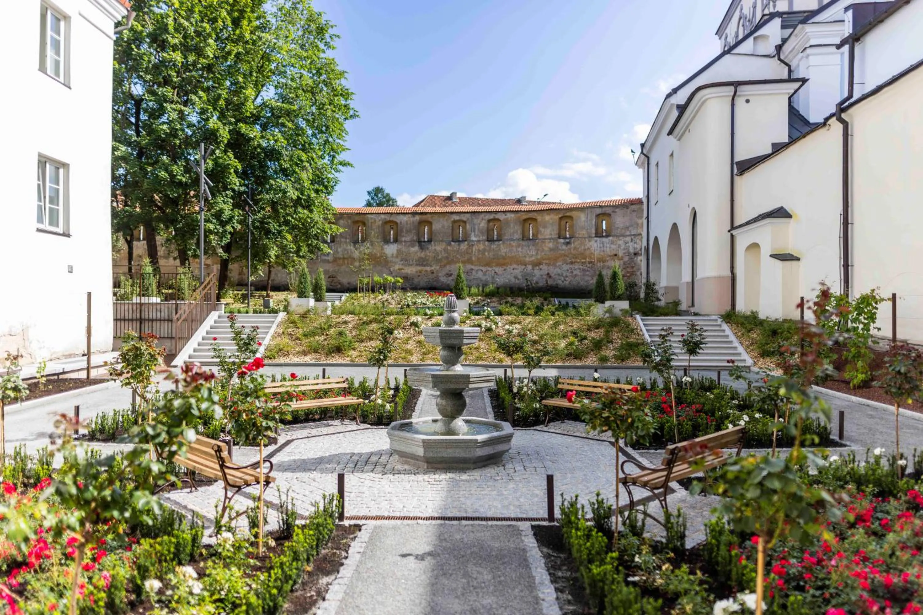 Property building in Domus Maria