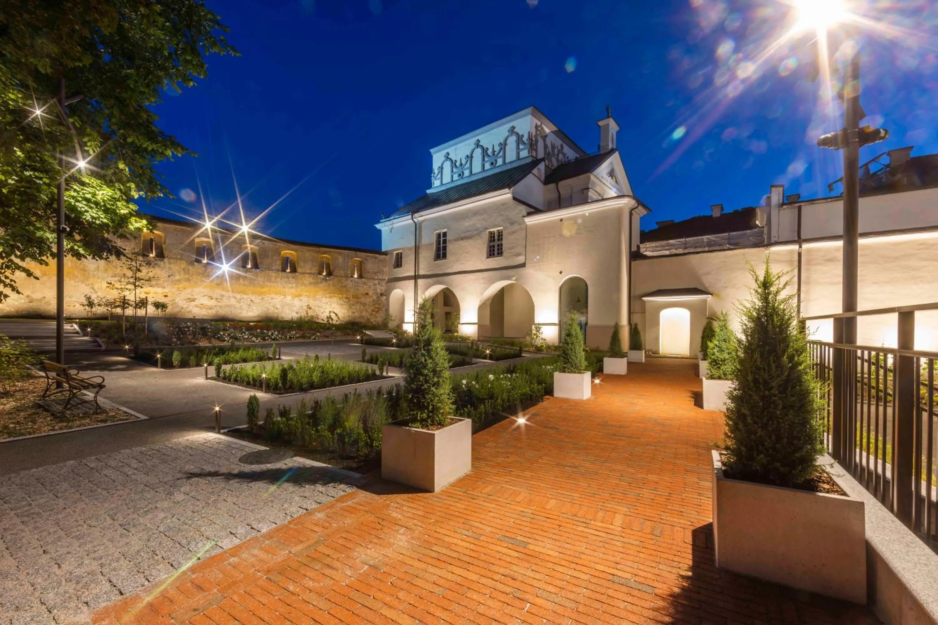 Property building in Domus Maria