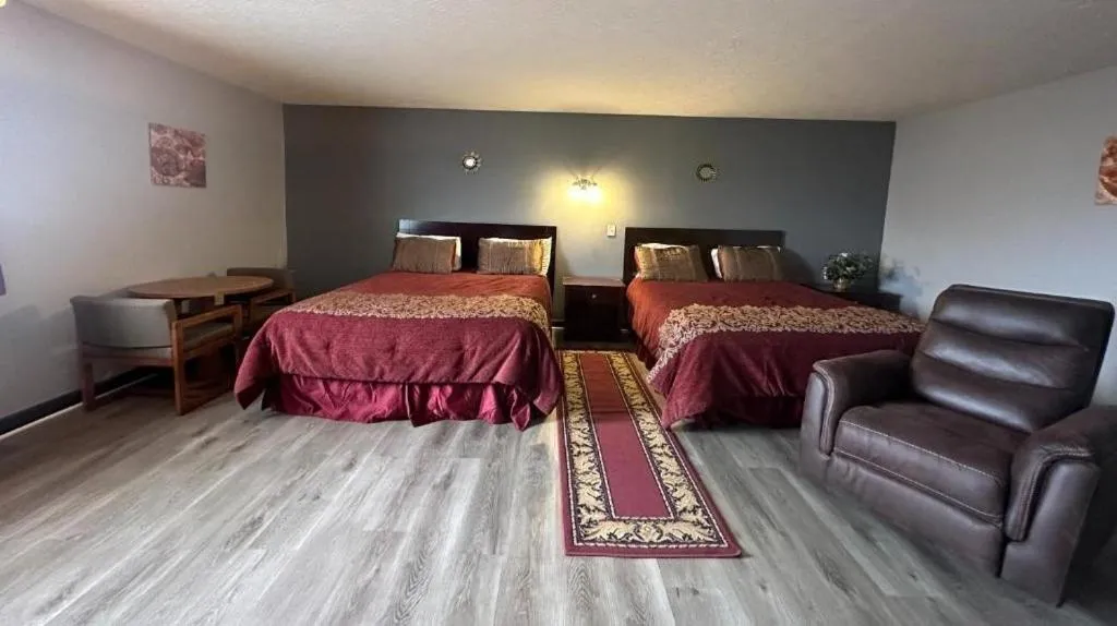 Bed in Fairway Inn Florence Indiana