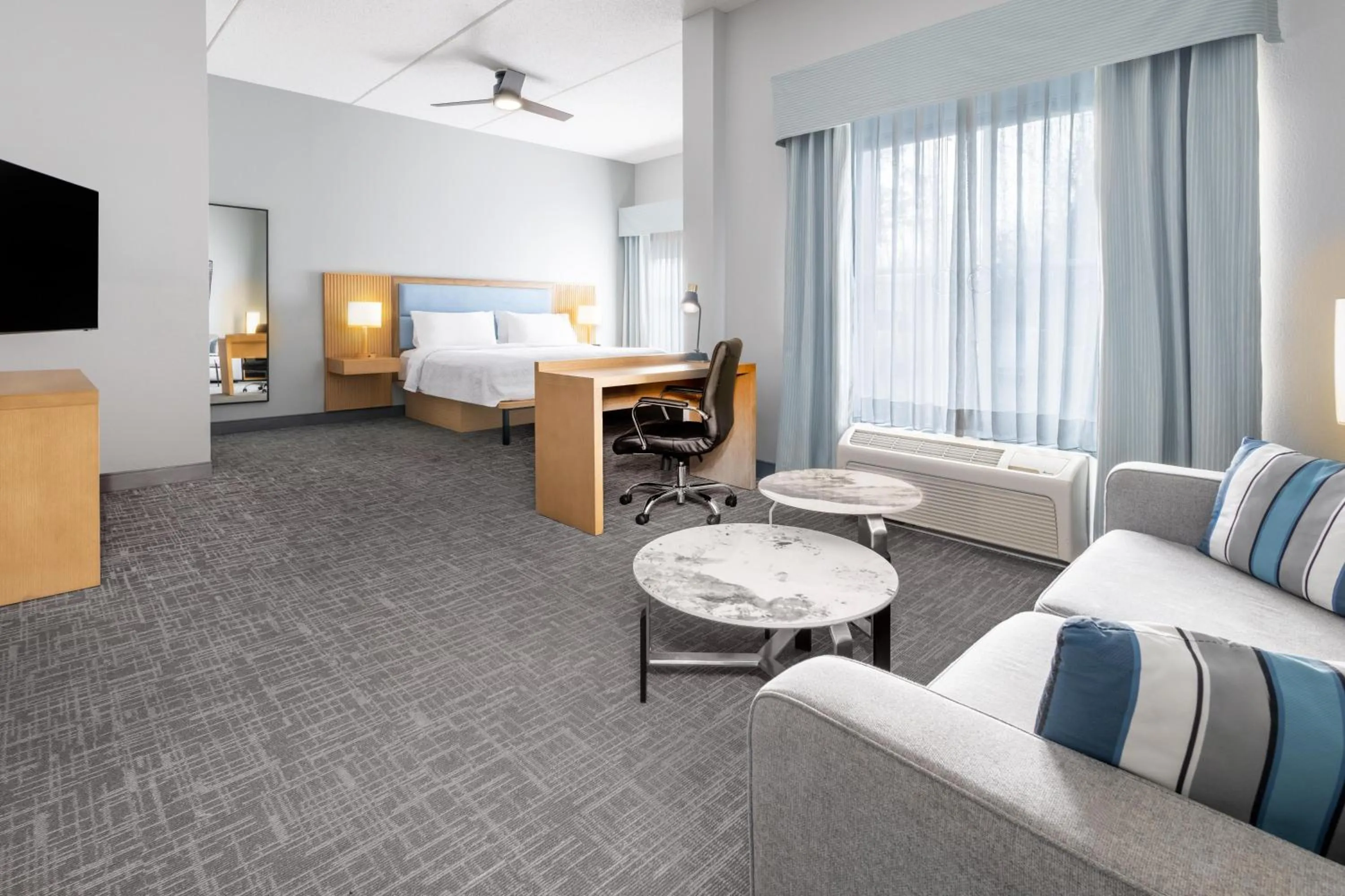 Living room, Bed in Homewood Suites by Hilton Rochester/Greece, NY