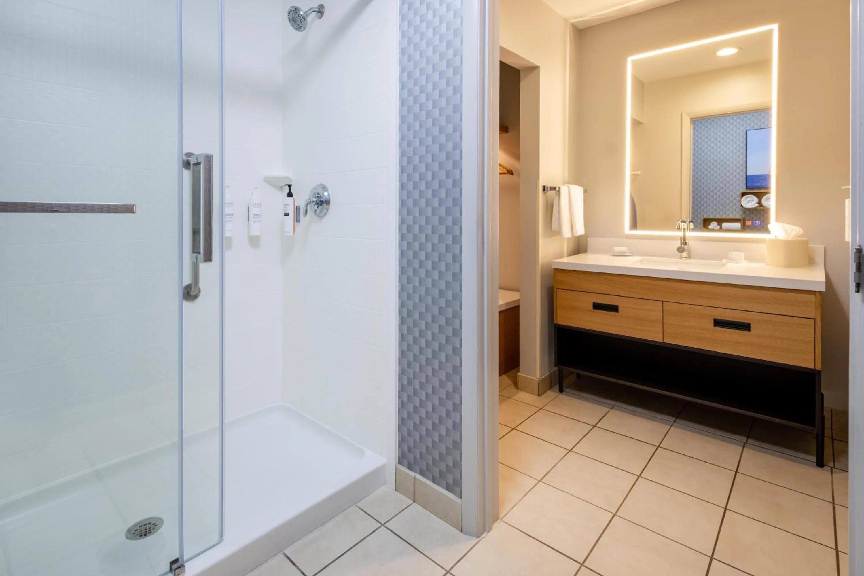 Bathroom in Homewood Suites by Hilton Rochester/Greece, NY