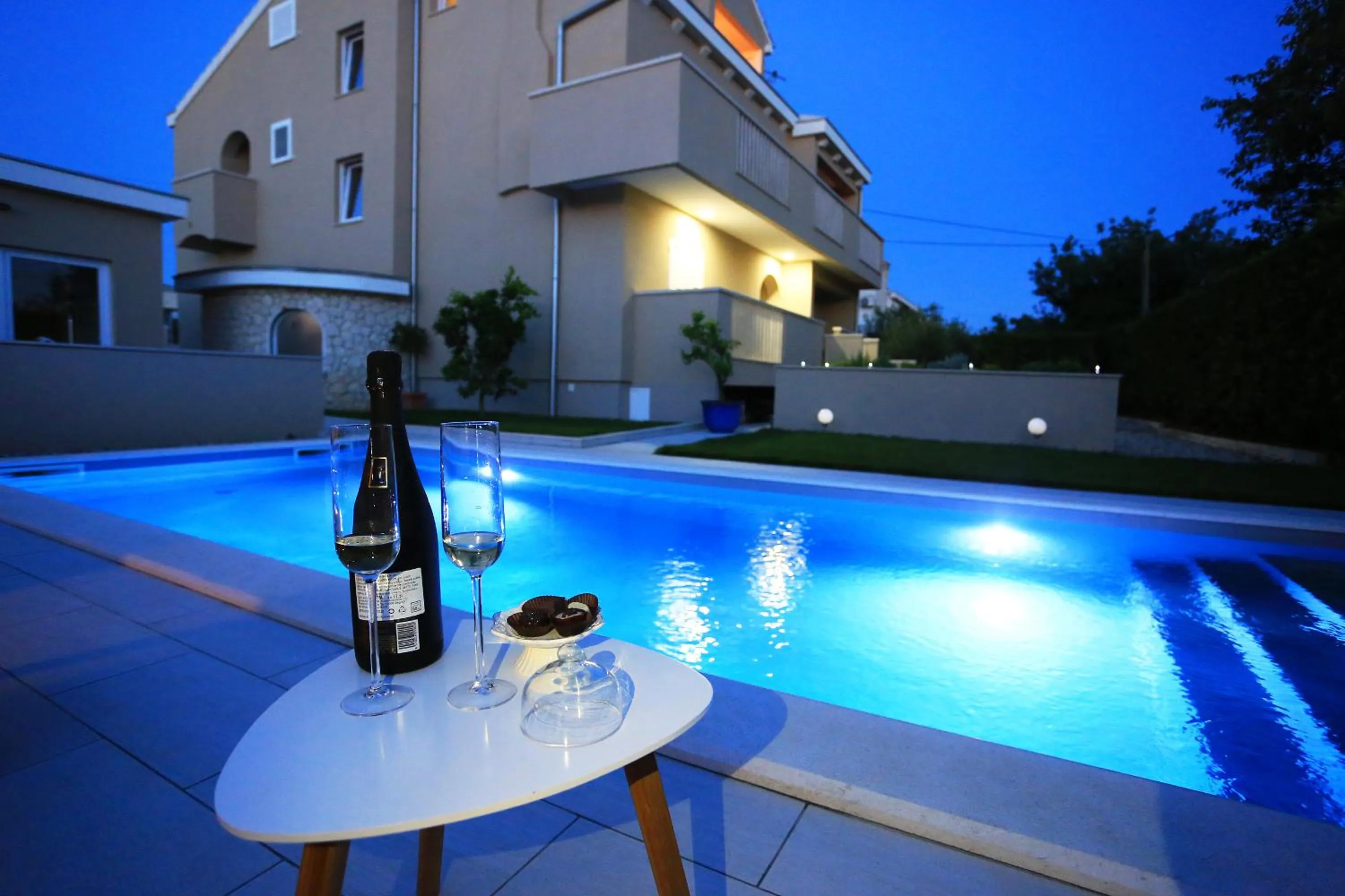 Property building in Lotos
