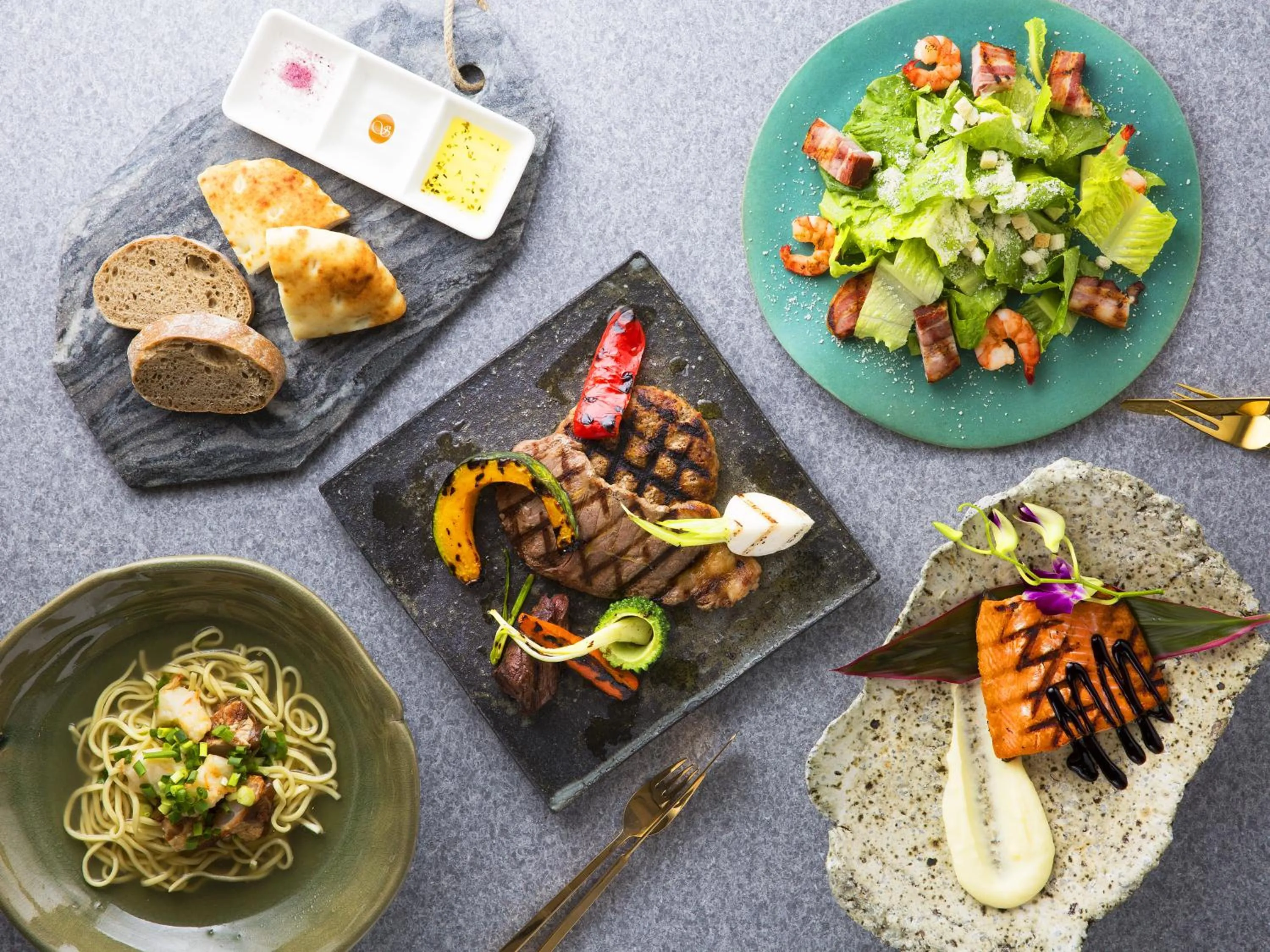 Restaurant/places to eat in Sheraton Okinawa Sunmarina Resort