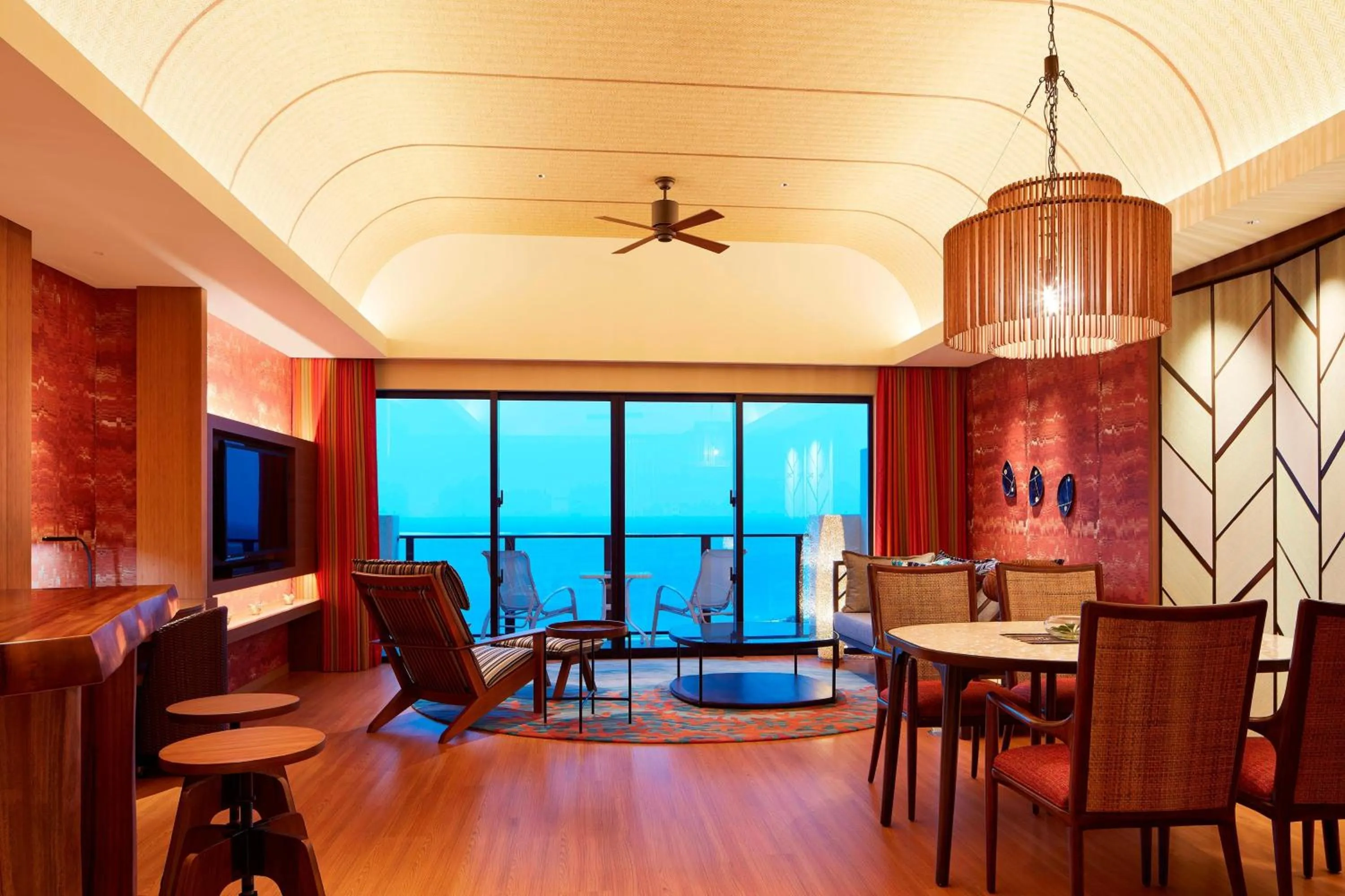 Living room in Sheraton Okinawa Sunmarina Resort