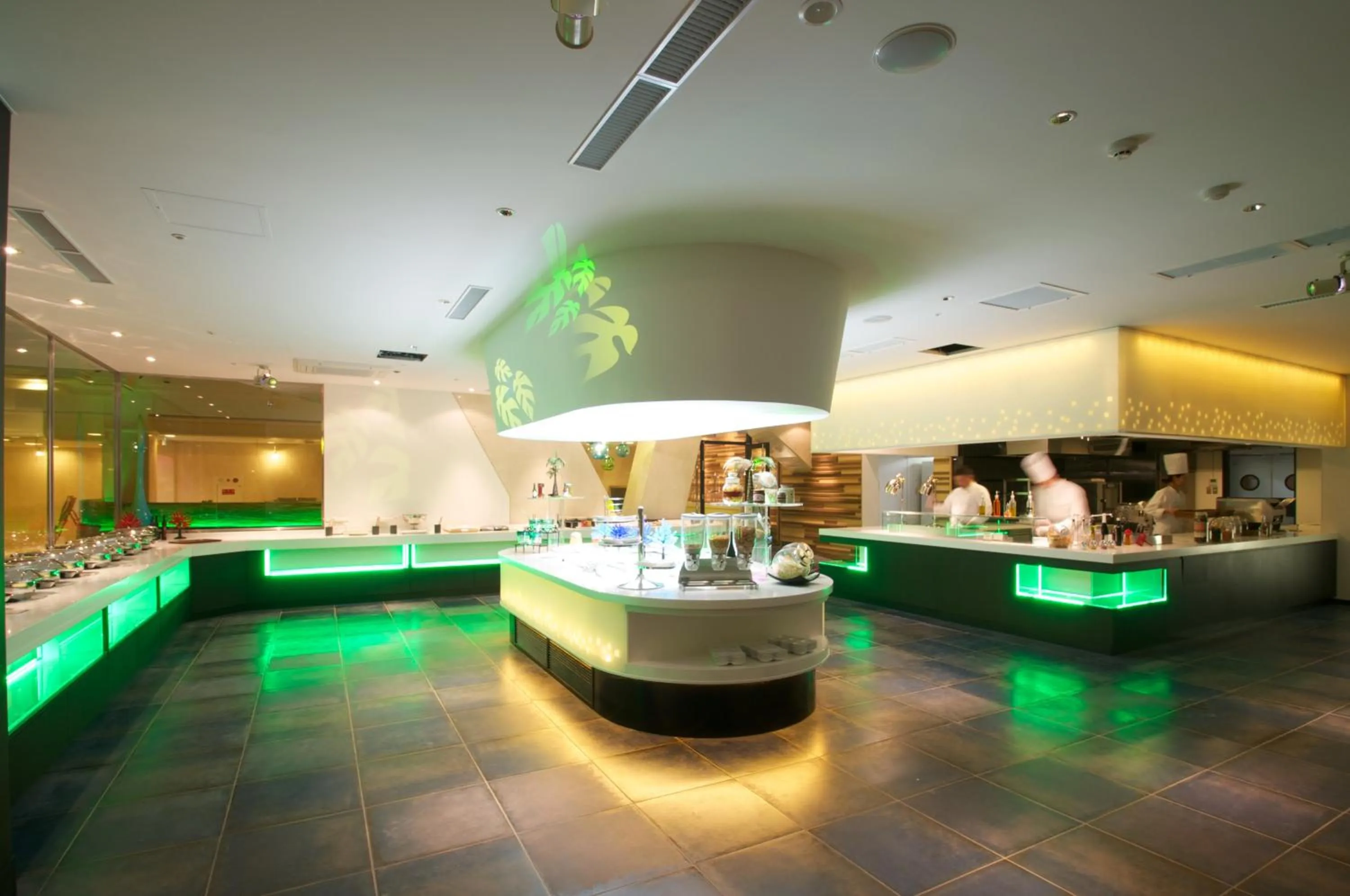 Restaurant/places to eat in Sheraton Okinawa Sunmarina Resort