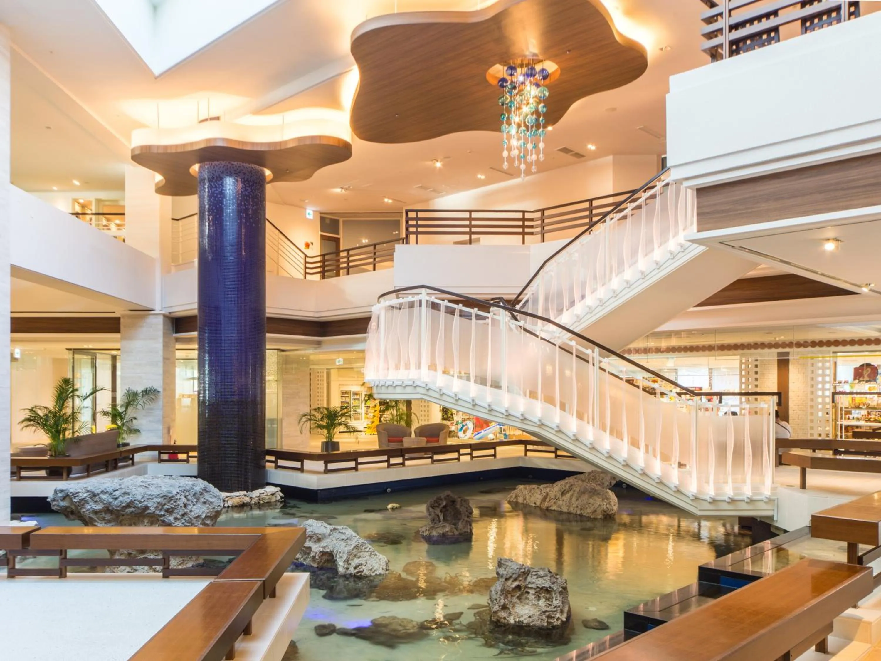 Lobby or reception in Sheraton Okinawa Sunmarina Resort