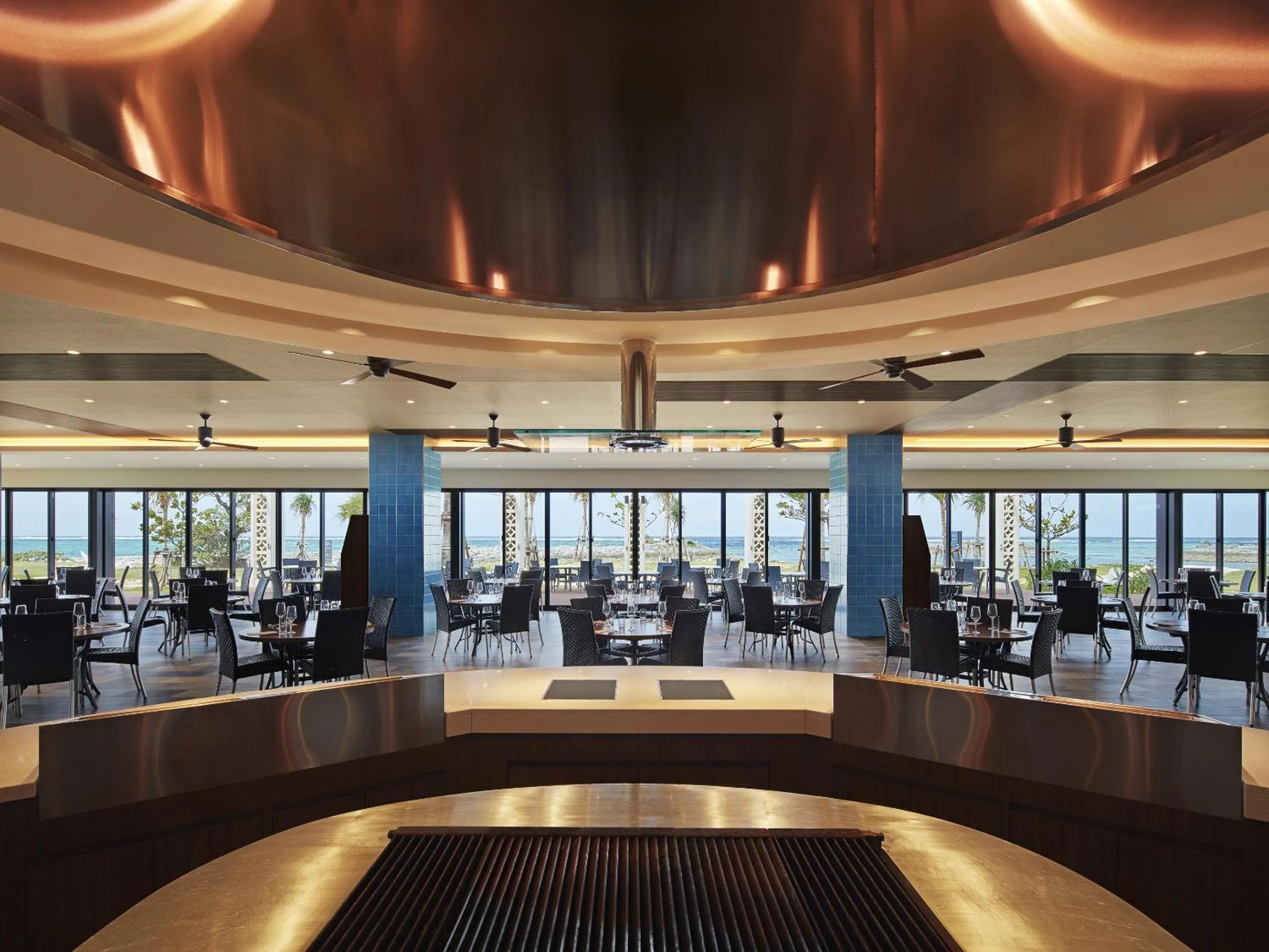 Restaurant/places to eat in Sheraton Okinawa Sunmarina Resort