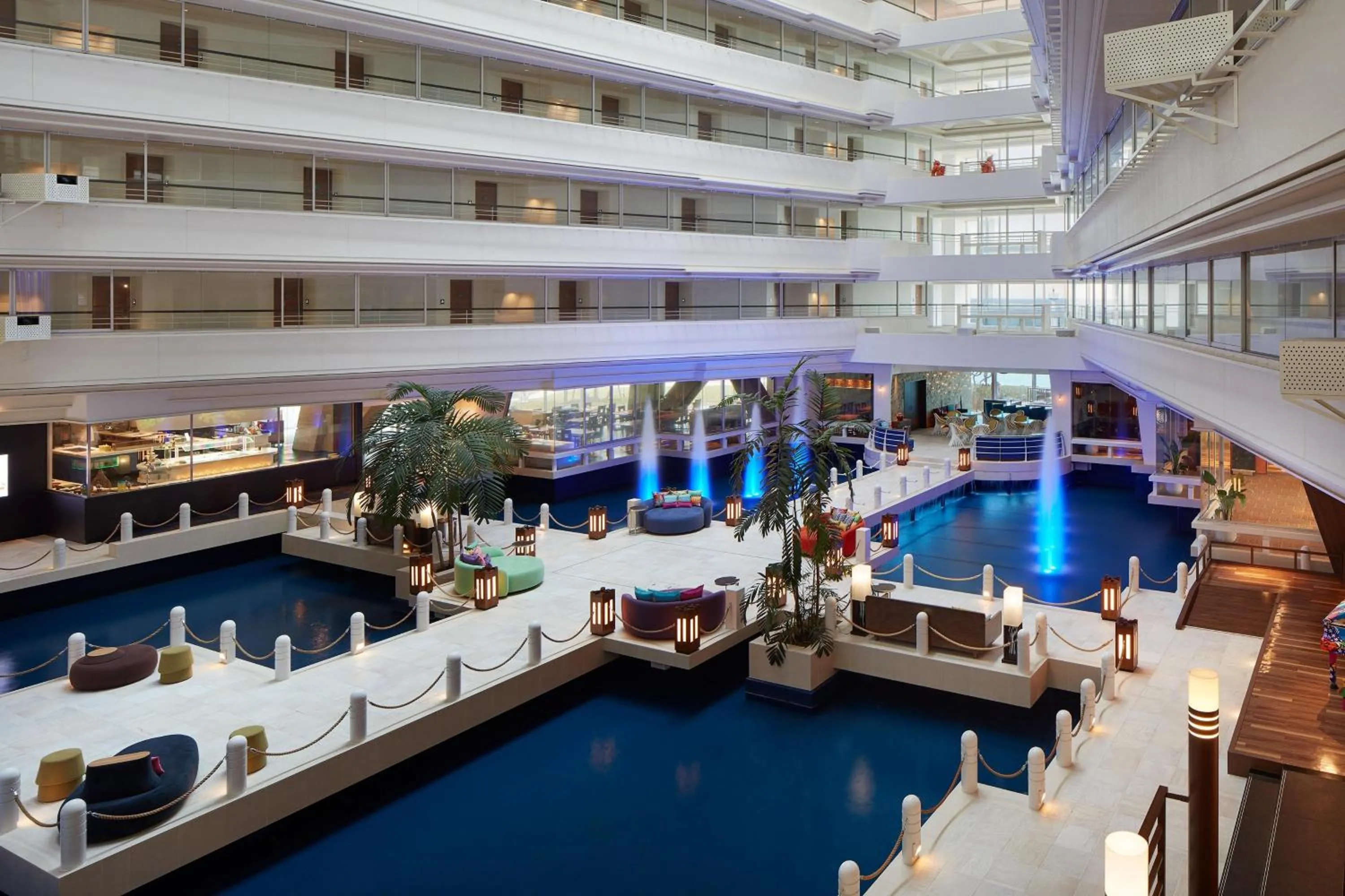 Lobby or reception in Sheraton Okinawa Sunmarina Resort