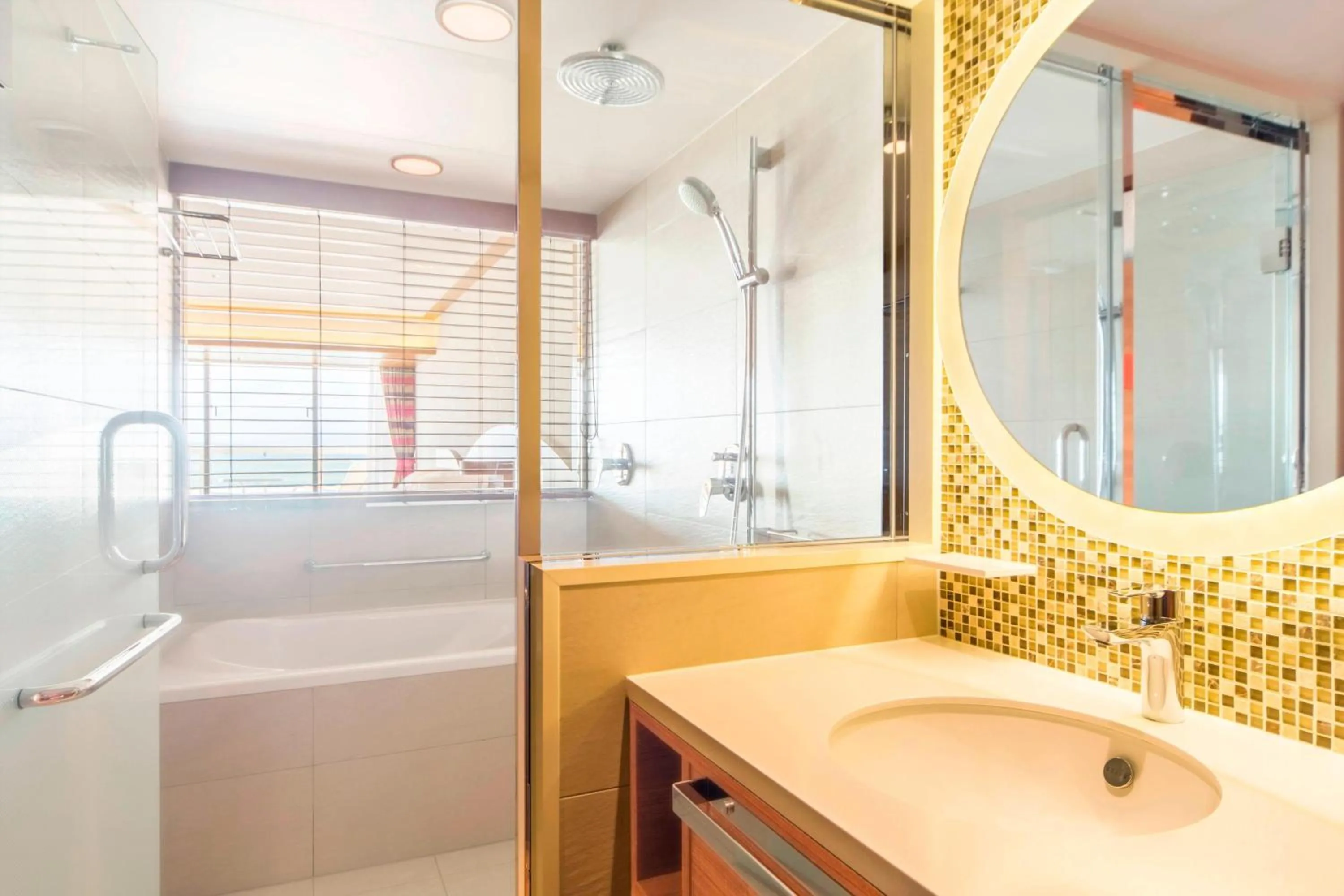 Bathroom in Sheraton Okinawa Sunmarina Resort