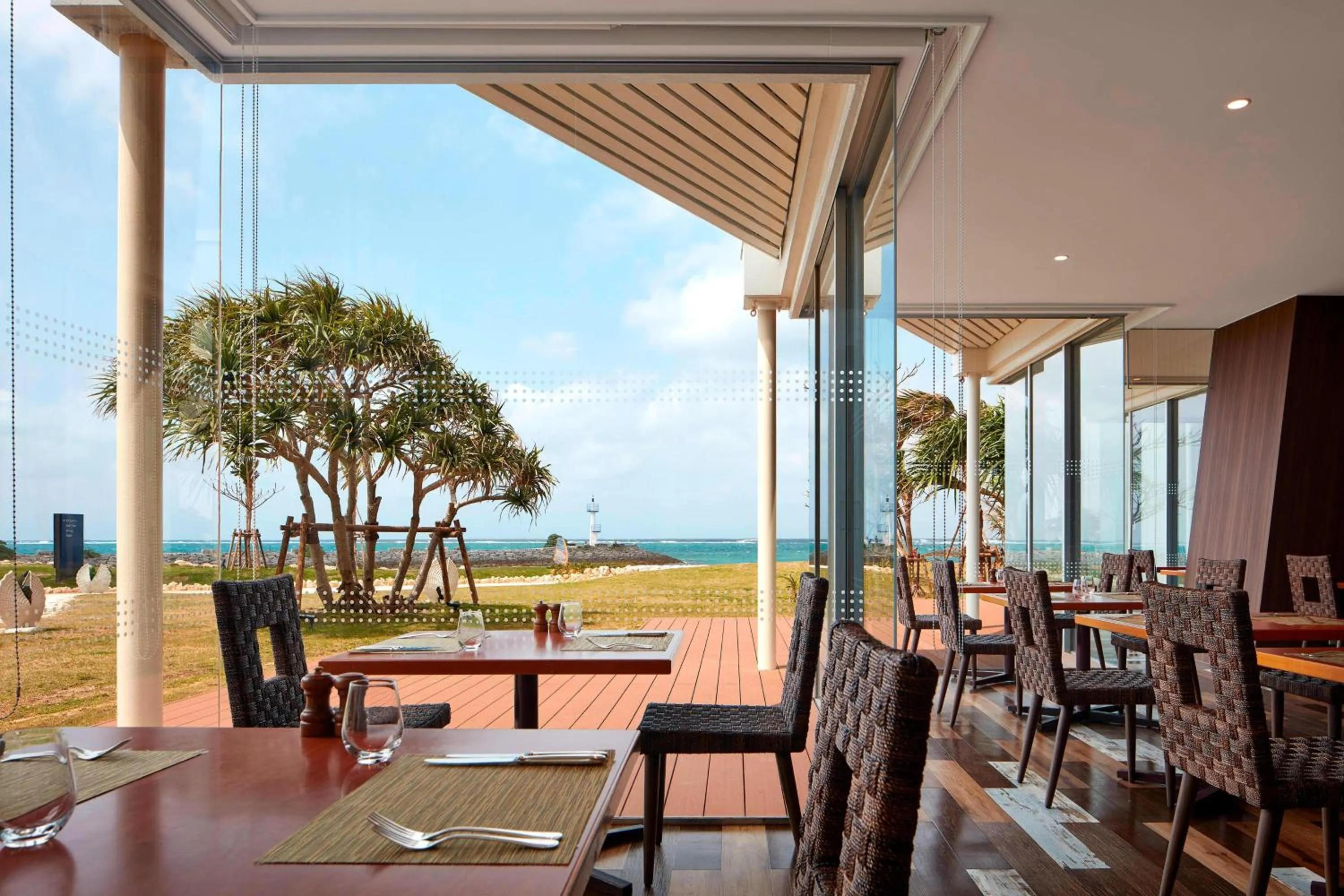 Restaurant/places to eat in Sheraton Okinawa Sunmarina Resort