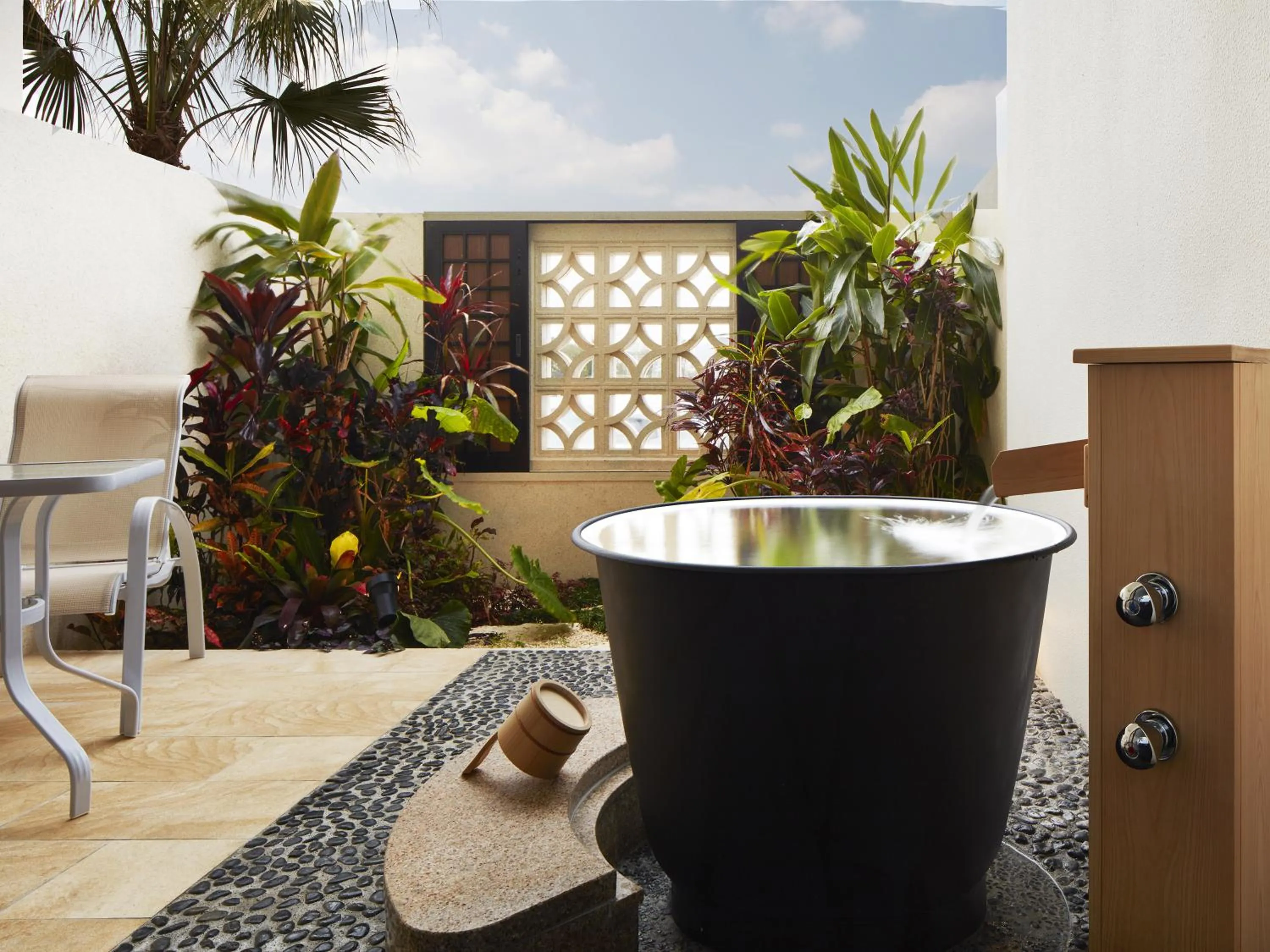 Balcony/Terrace in Sheraton Okinawa Sunmarina Resort