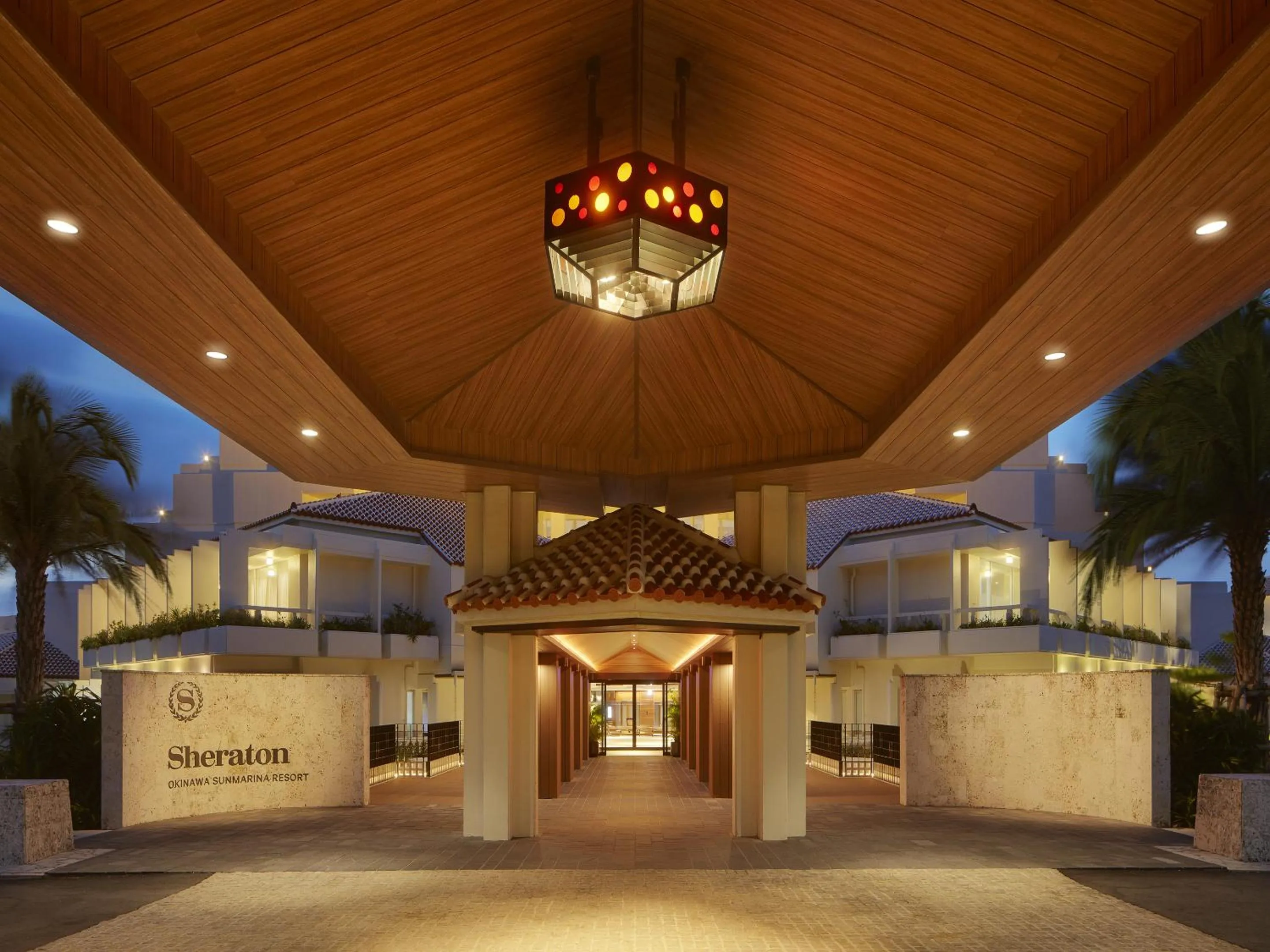 Facade/entrance in Sheraton Okinawa Sunmarina Resort