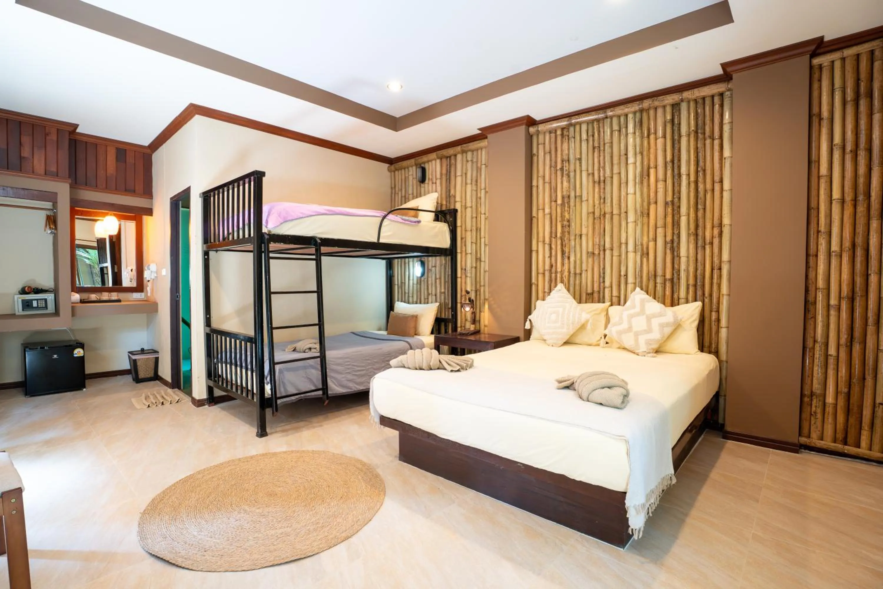 Bed in Lanta Riviera Beach Resort
