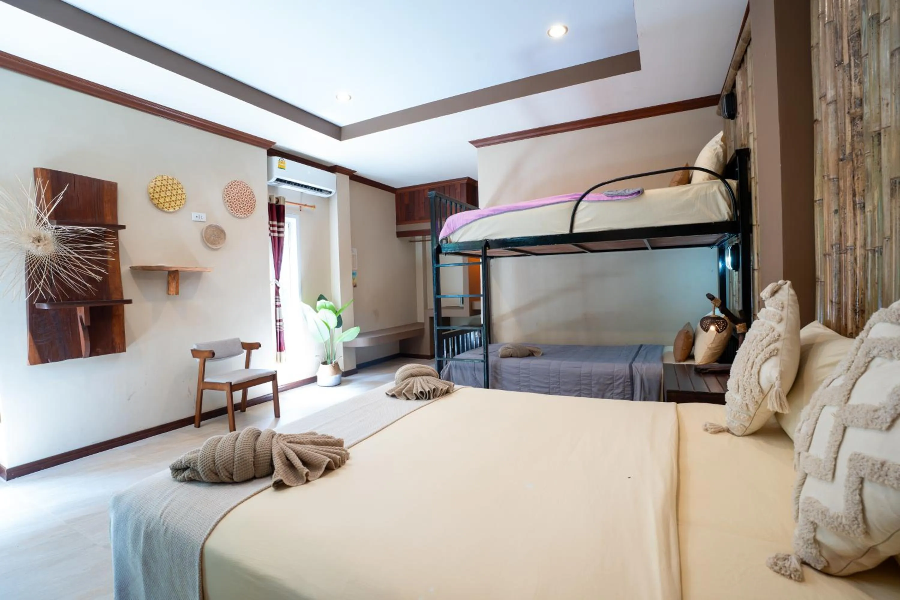Bed in Lanta Riviera Beach Resort