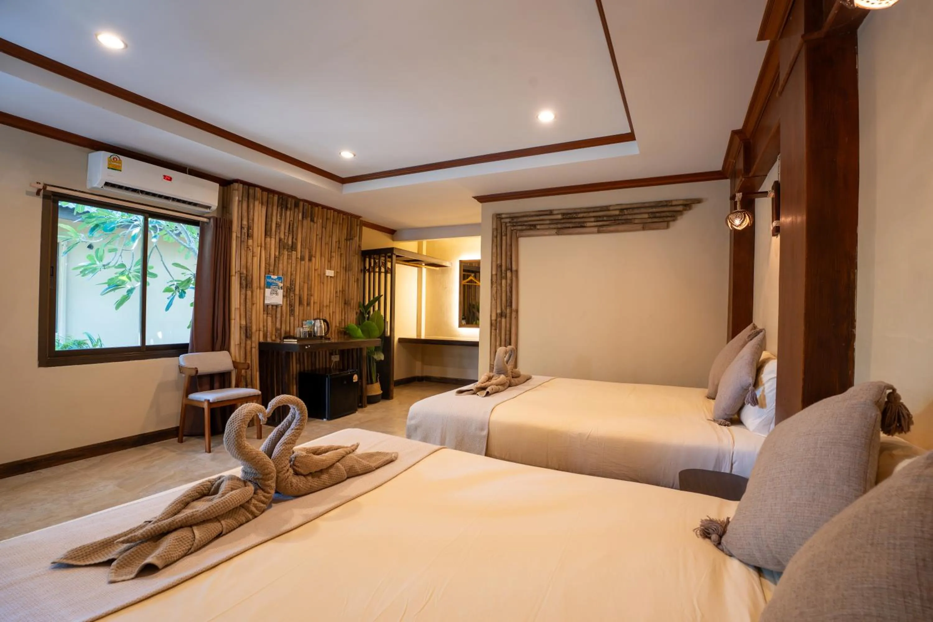 Photo of the whole room, Bed in Lanta Riviera Beach Resort