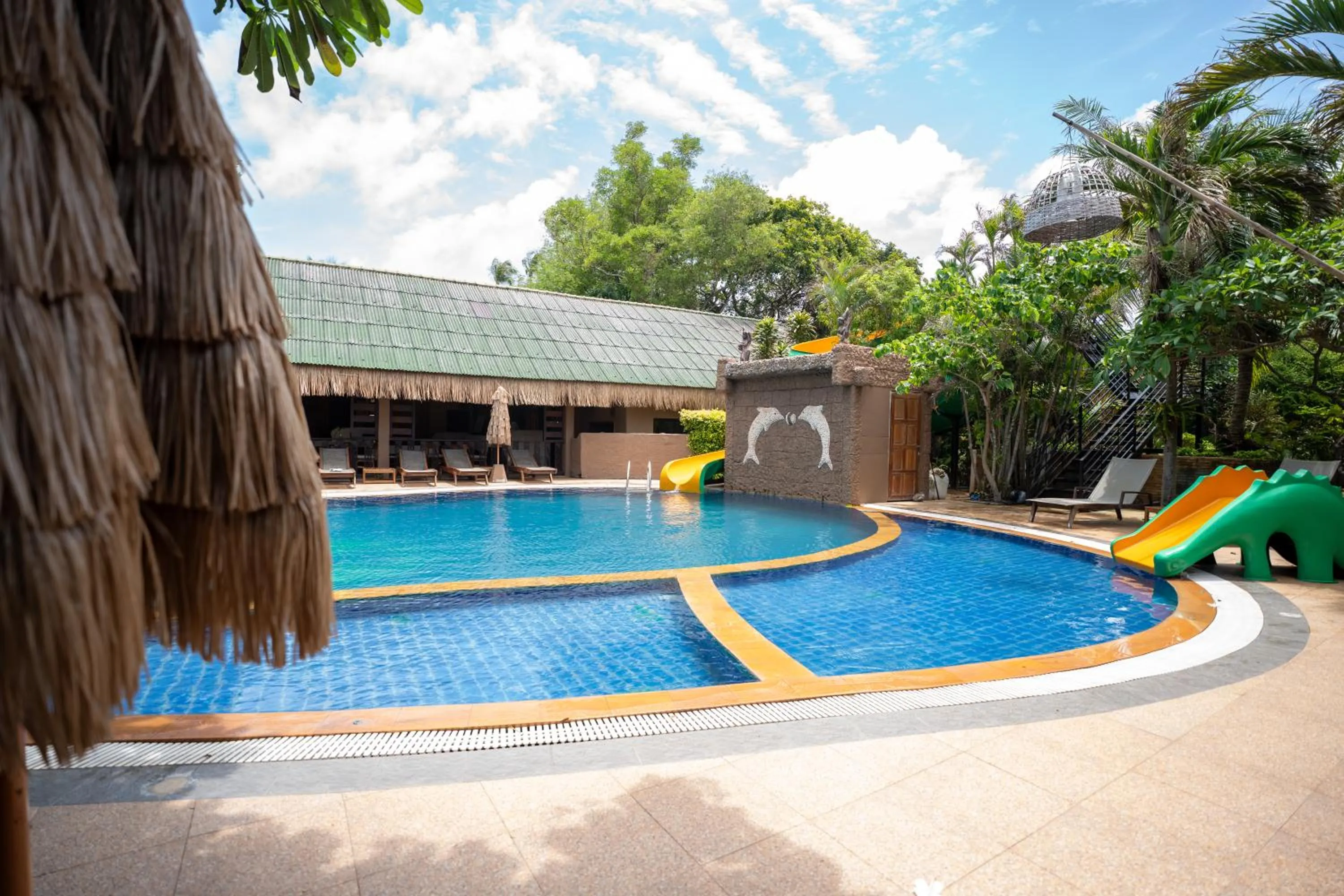 Swimming pool in Lanta Riviera Beach Resort