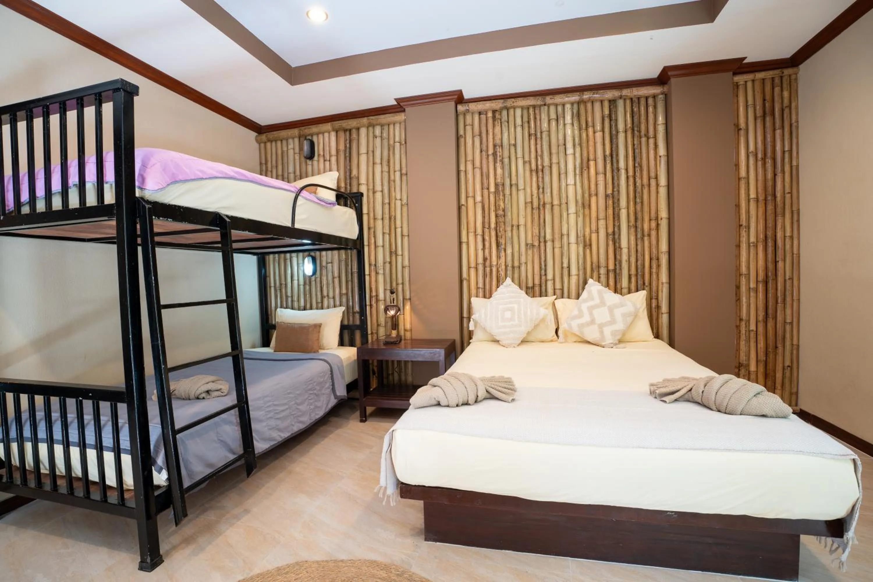 Bed in Lanta Riviera Beach Resort