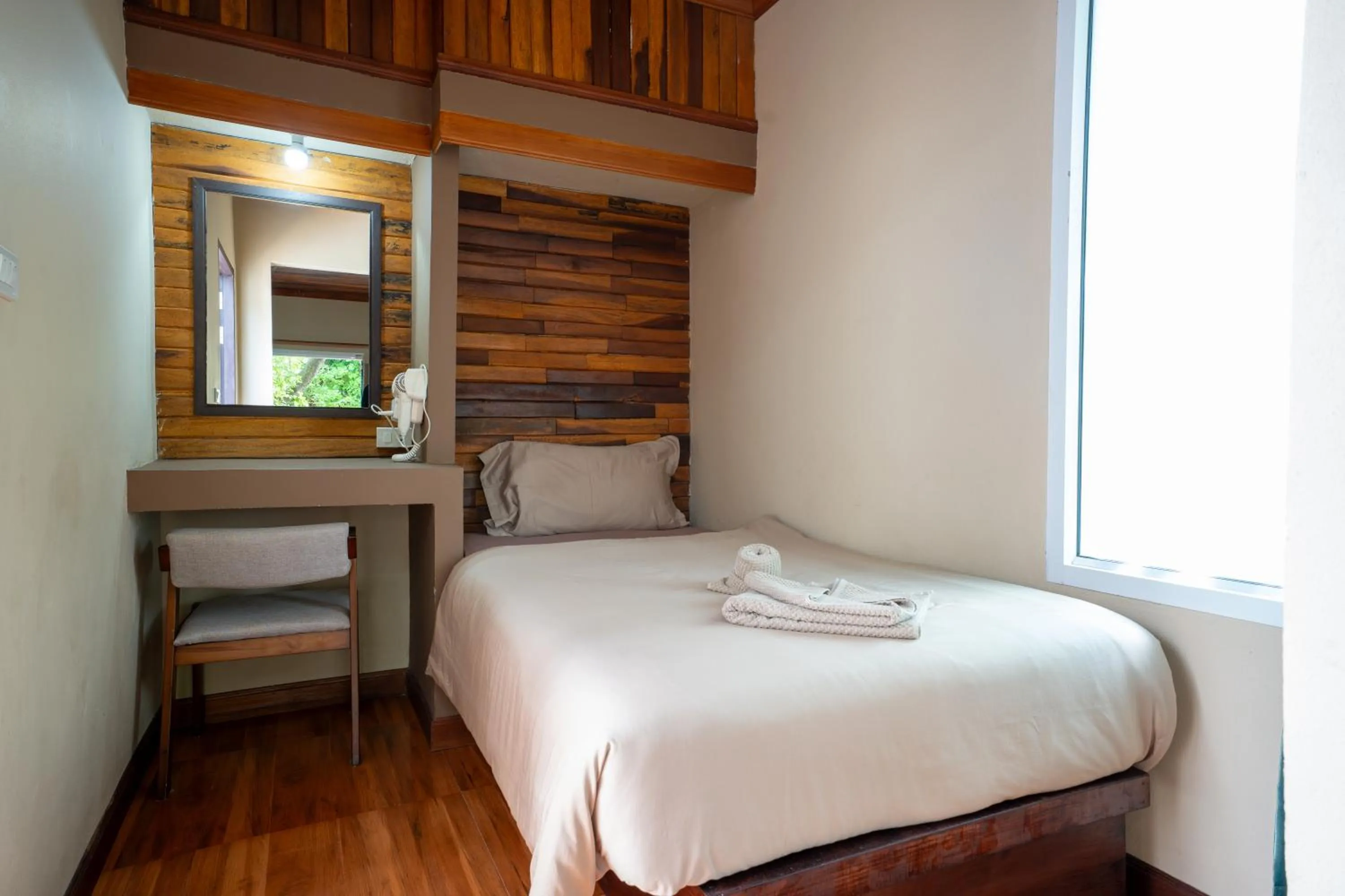 Bed in Lanta Riviera Beach Resort