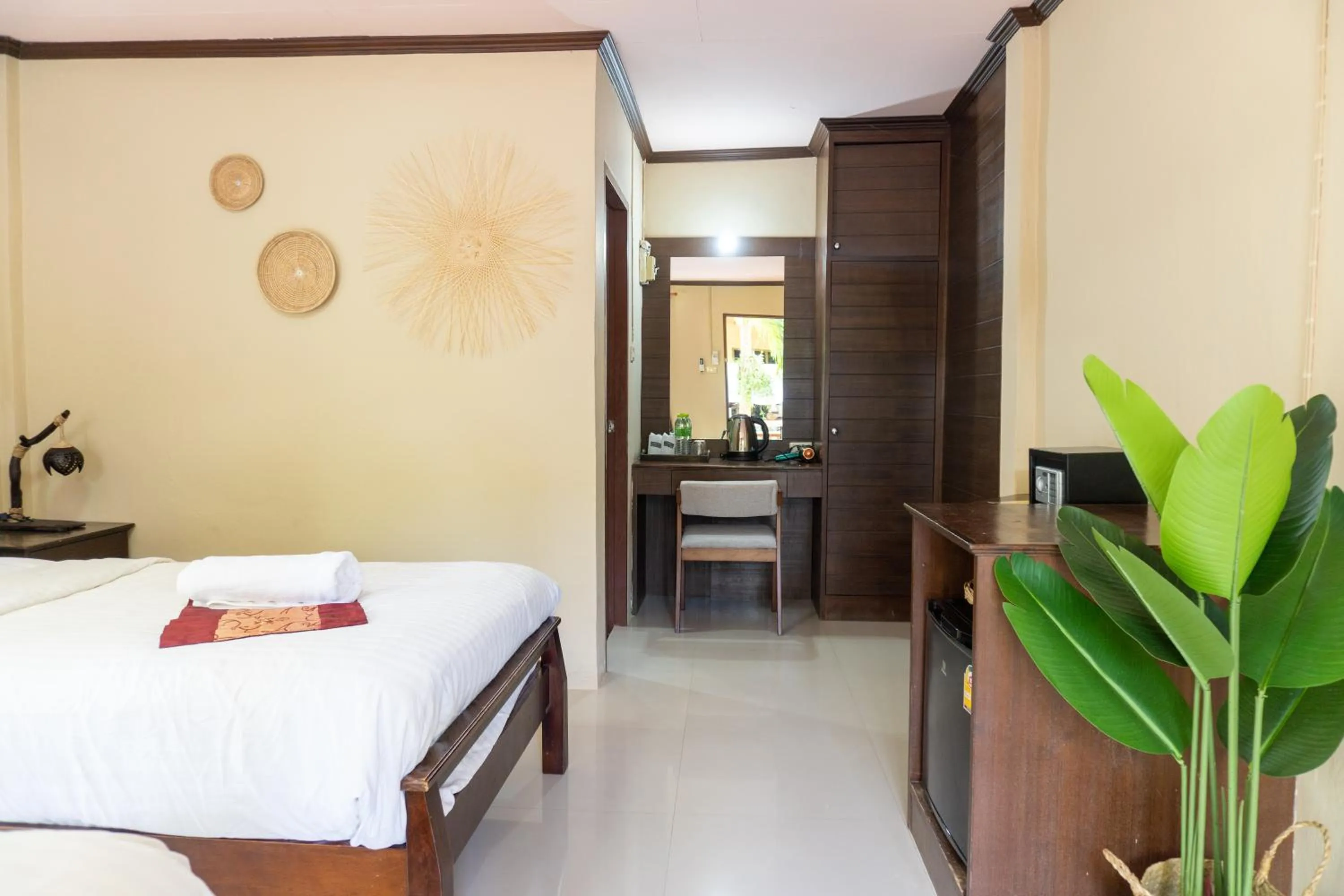 Bed in Lanta Riviera Beach Resort