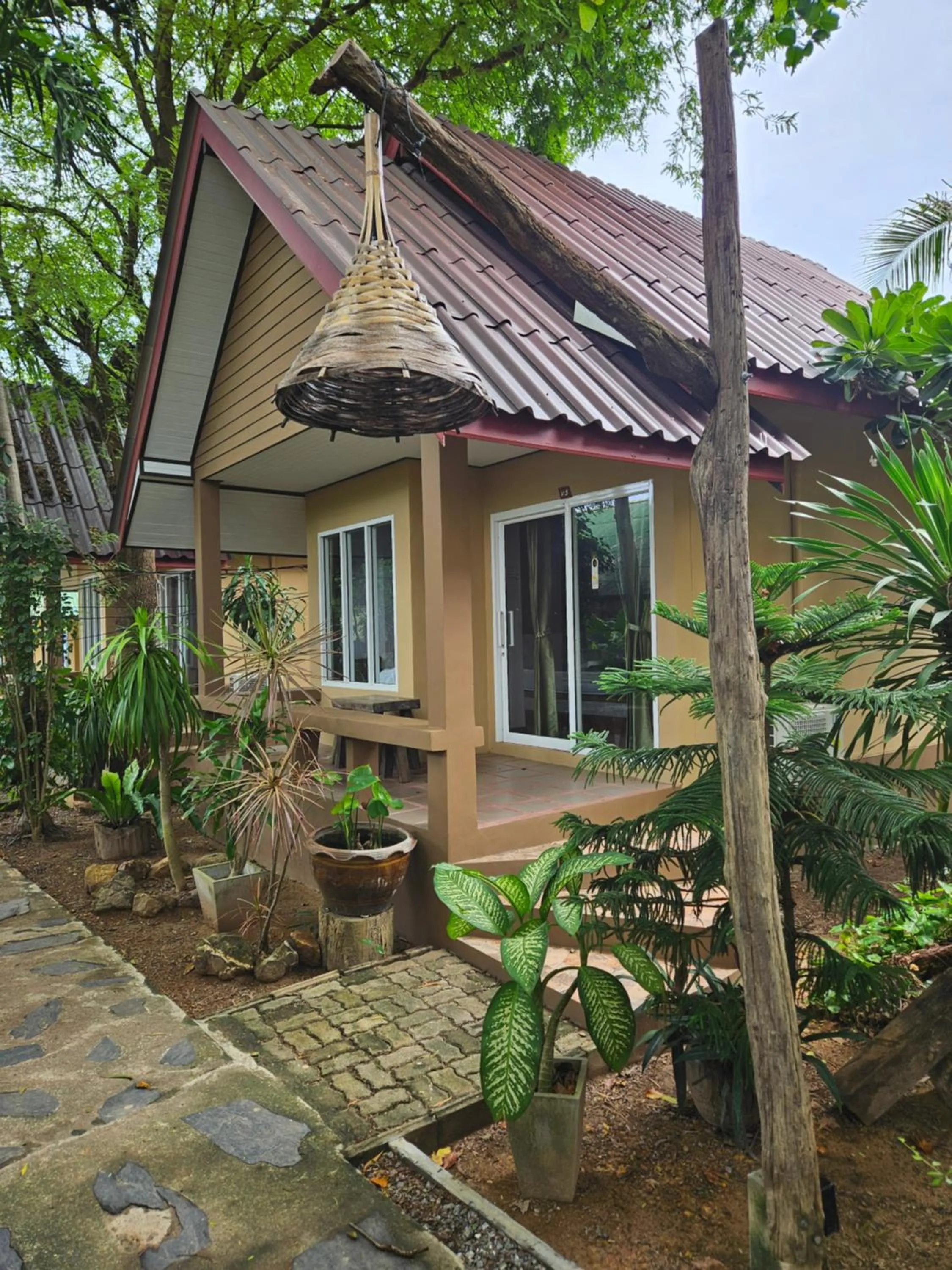 Garden in Lanta Riviera Beach Resort