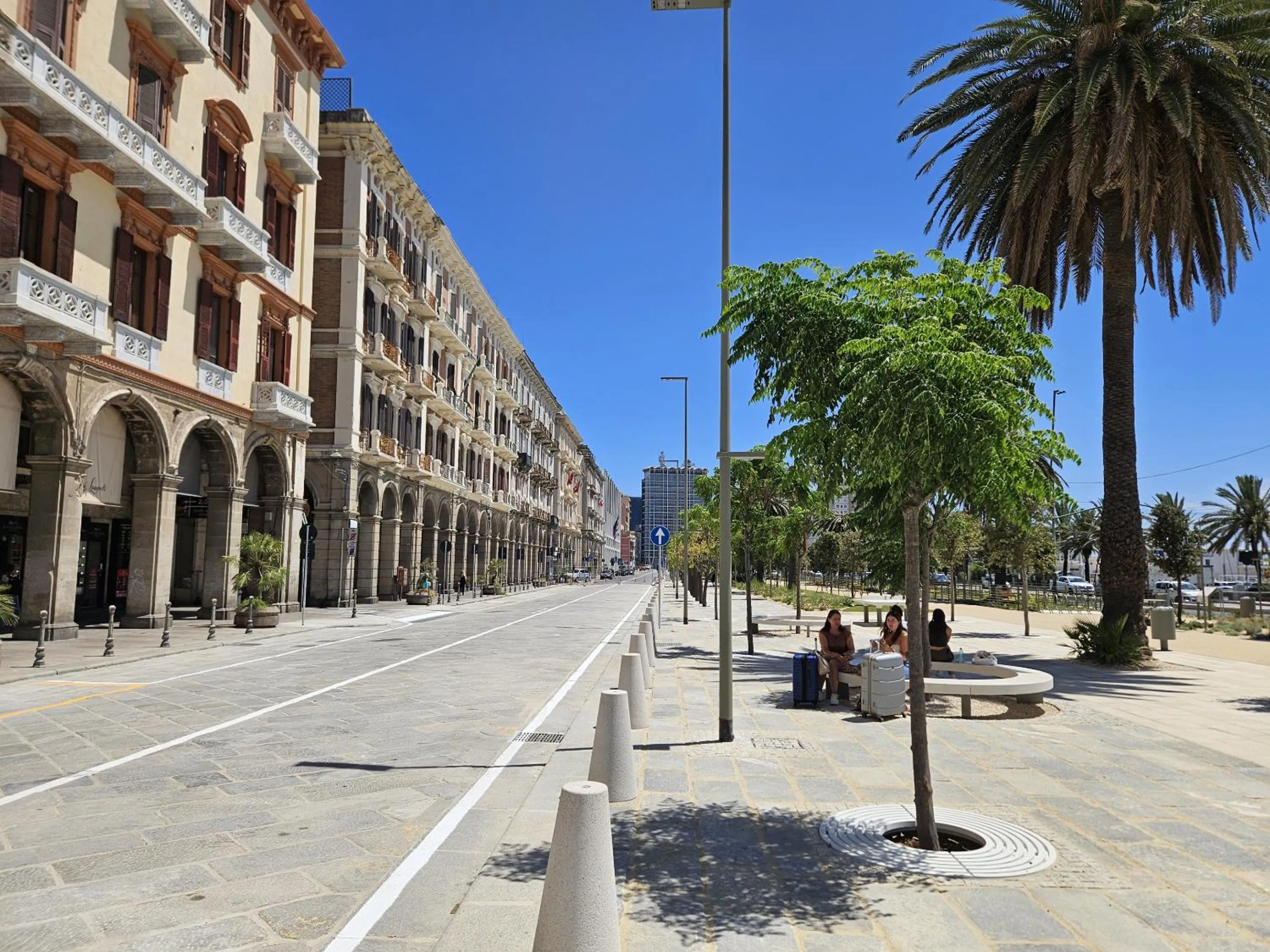 Property building in Baco Rooms