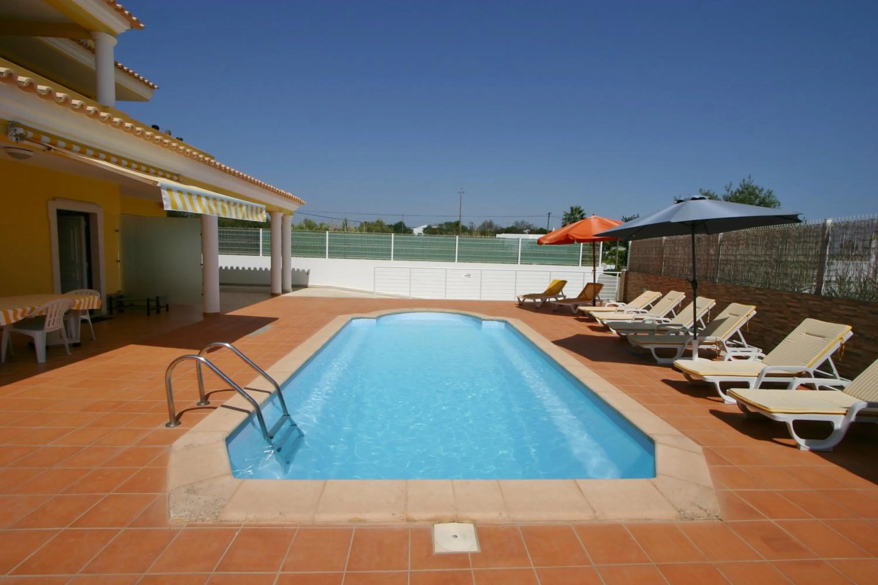 Swimming pool in Villa vista mar e piscina