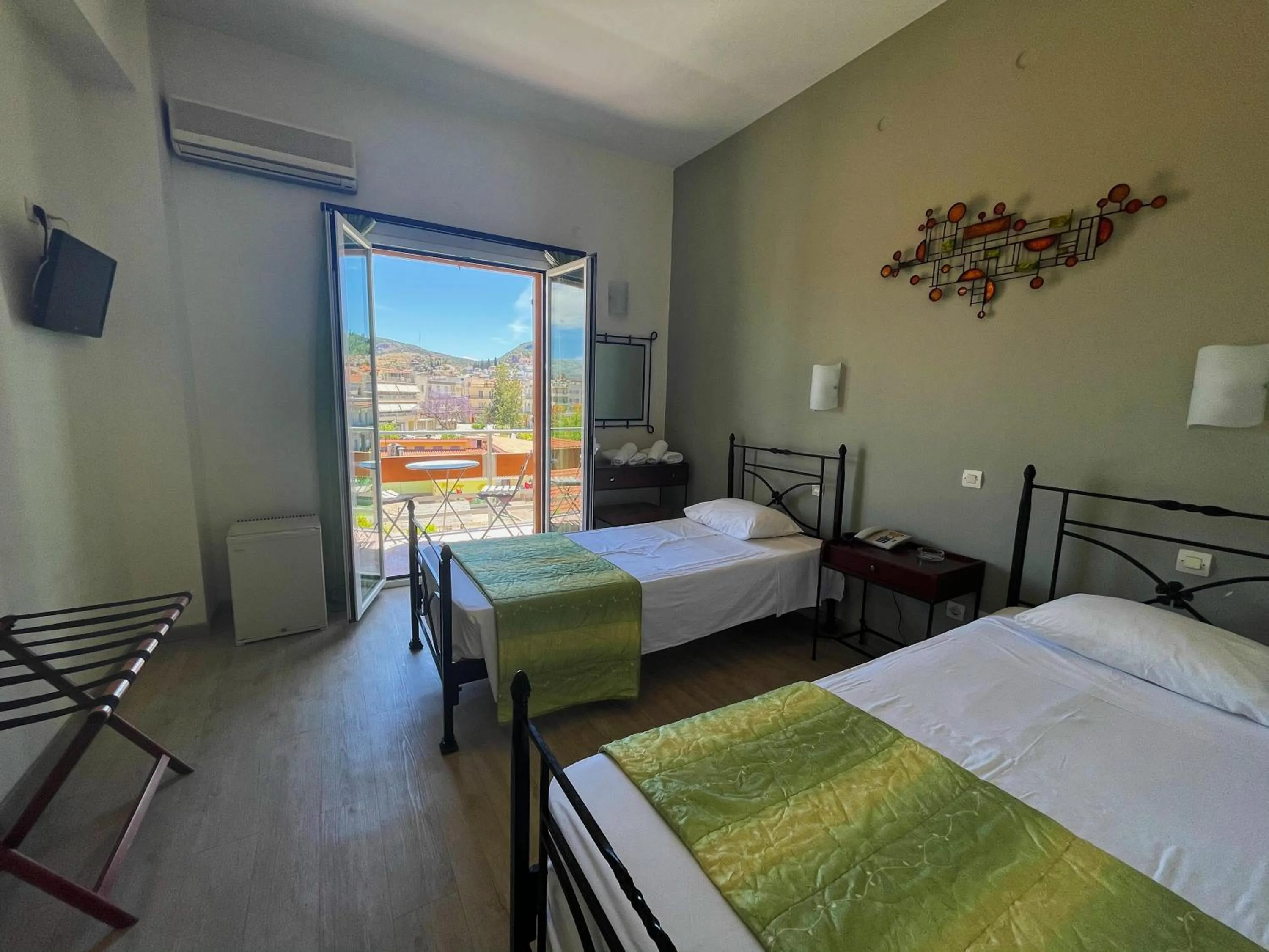 Bed in Nafplia Hotel