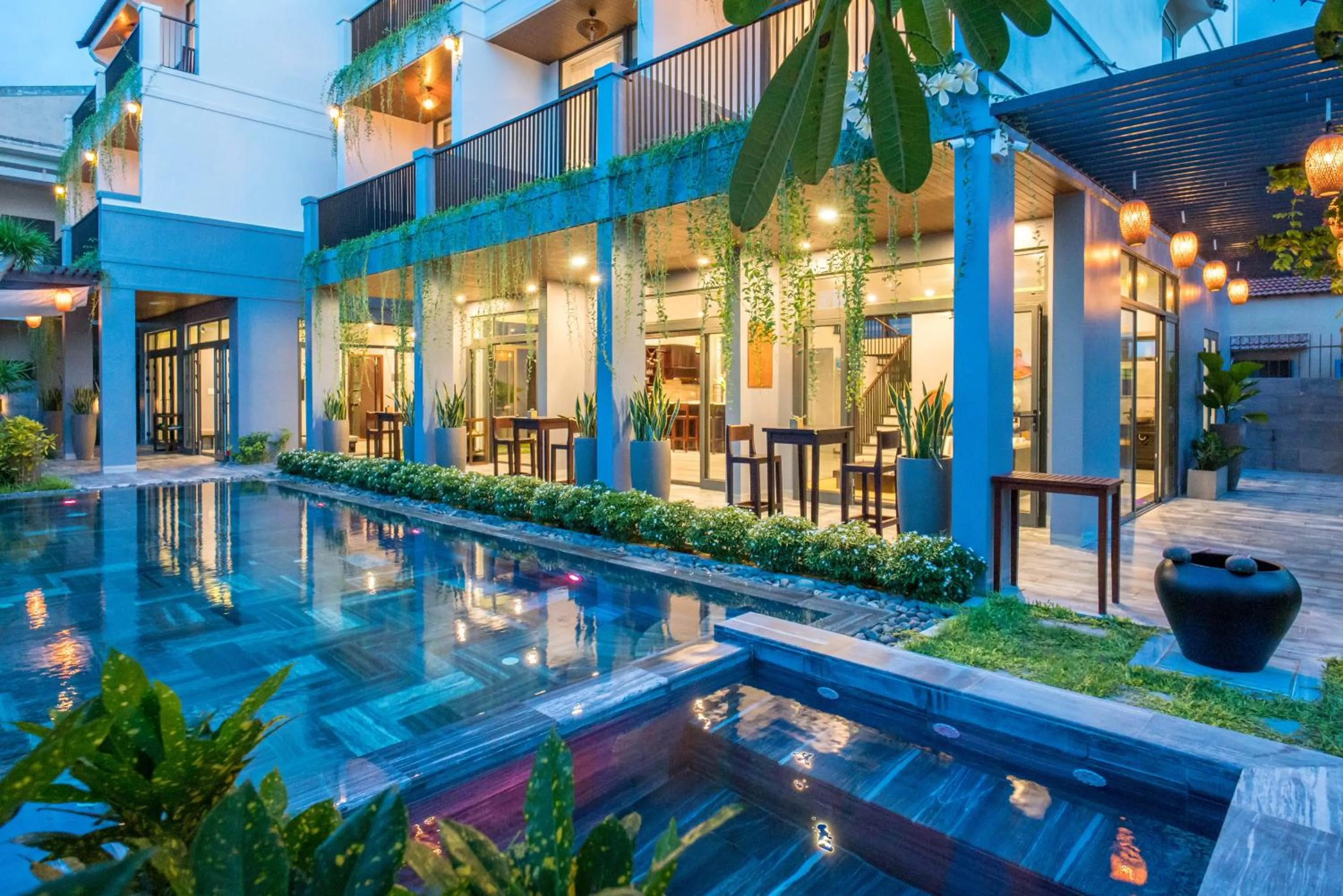 Swimming pool in Dai An Phu Villa